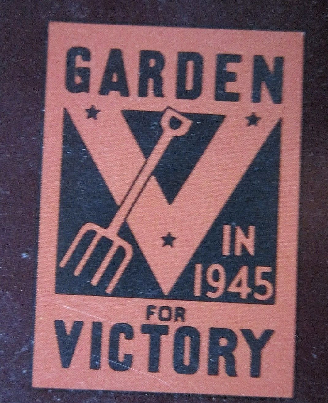 MINNESOTA DURING WORLD WAR II~MN Historical Society~PB~35 Pages~Homefront