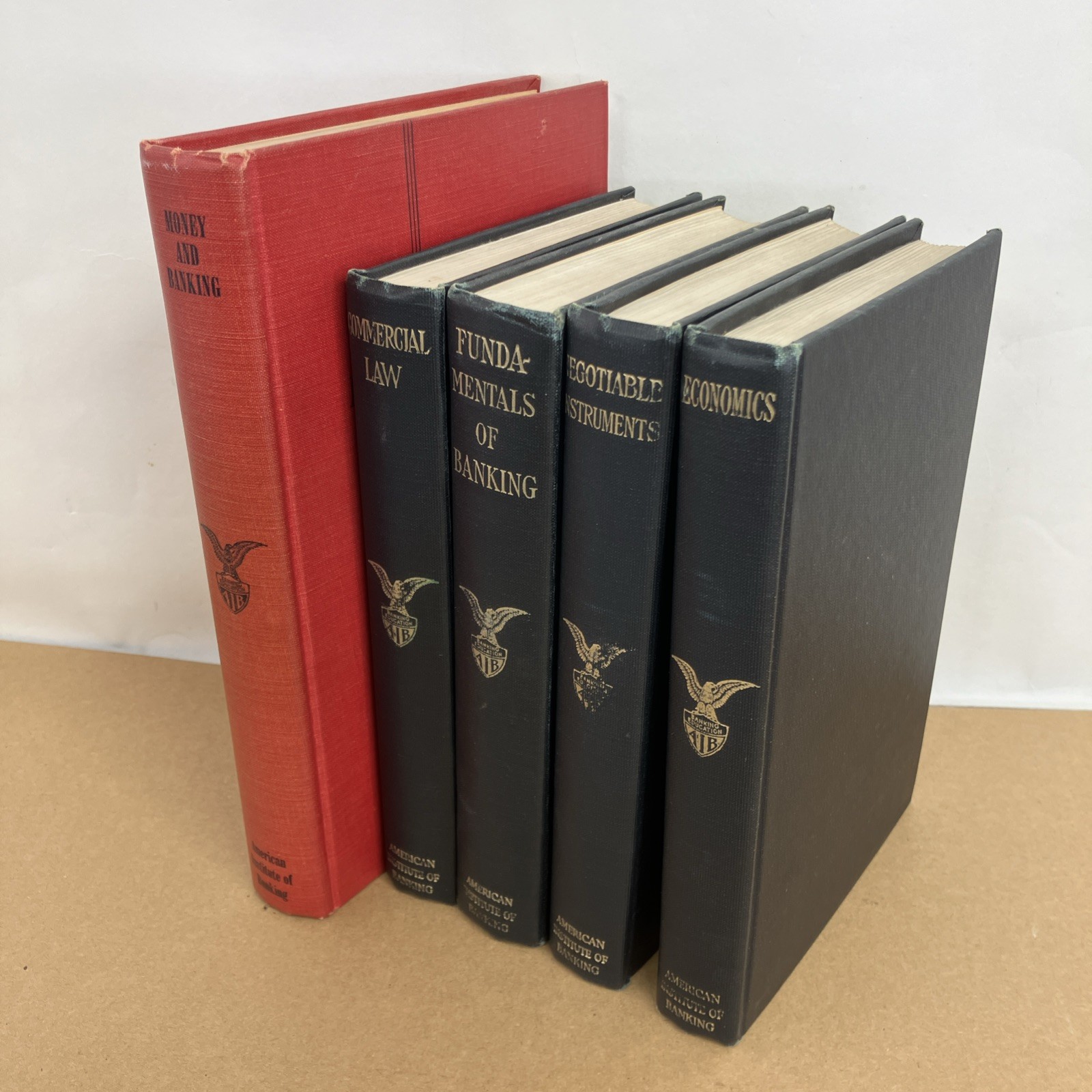 5 Lot – VTG American Institute of Banking Hardcover Book Economics Law Fundament