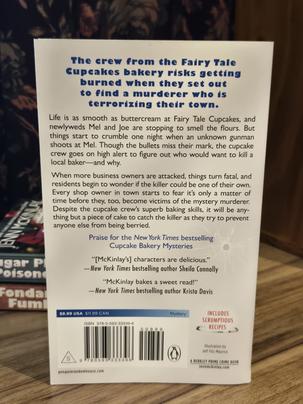 A Cupcake Bakery Mystery By Jenn McKinlay Lot of Four Cozy Mysteries