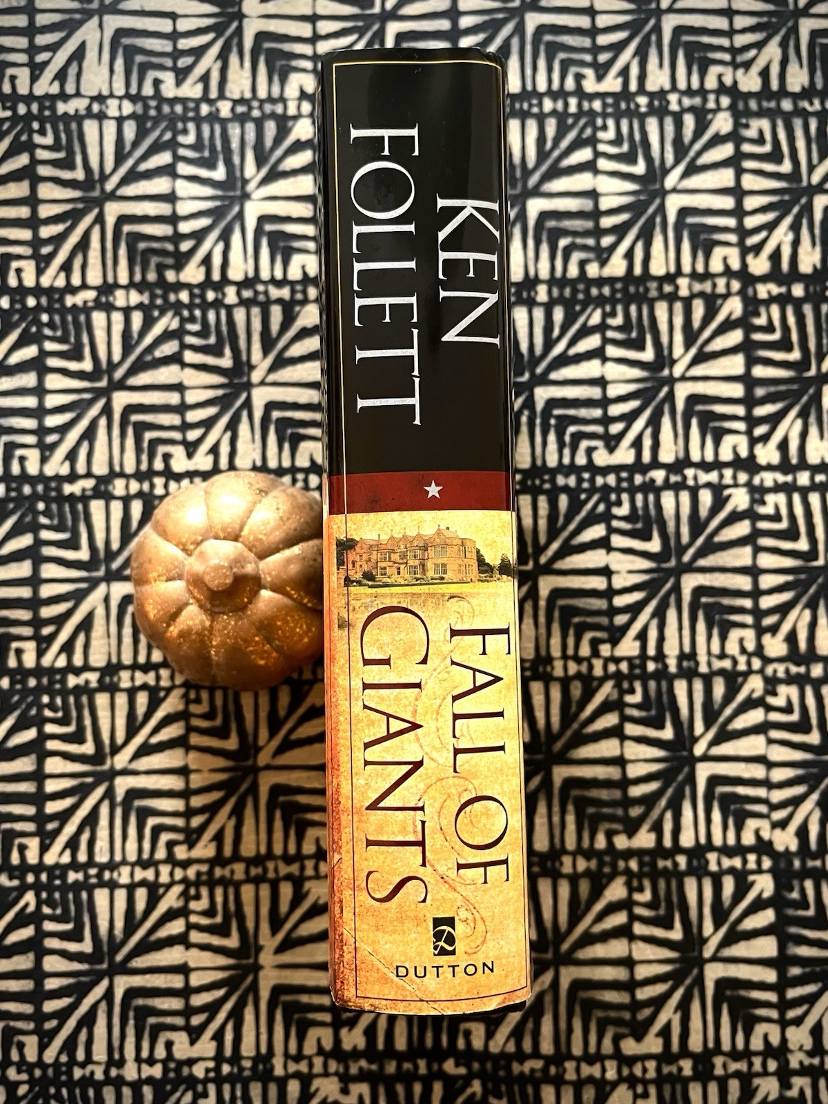 FALL OF GIANTS ~ KEN FOLLETT (2010, Dutton) LIKE NEW First Printing HC/DJ