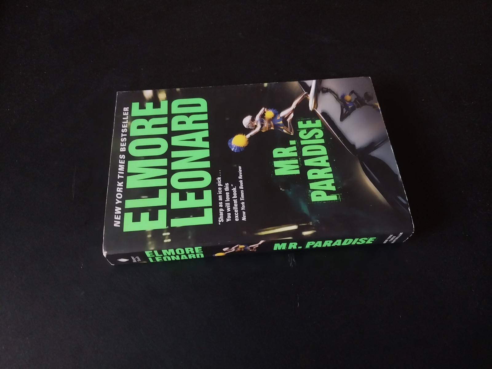 Elmore Leonard – Mr. Paradise – William Morrow First Printing 2004