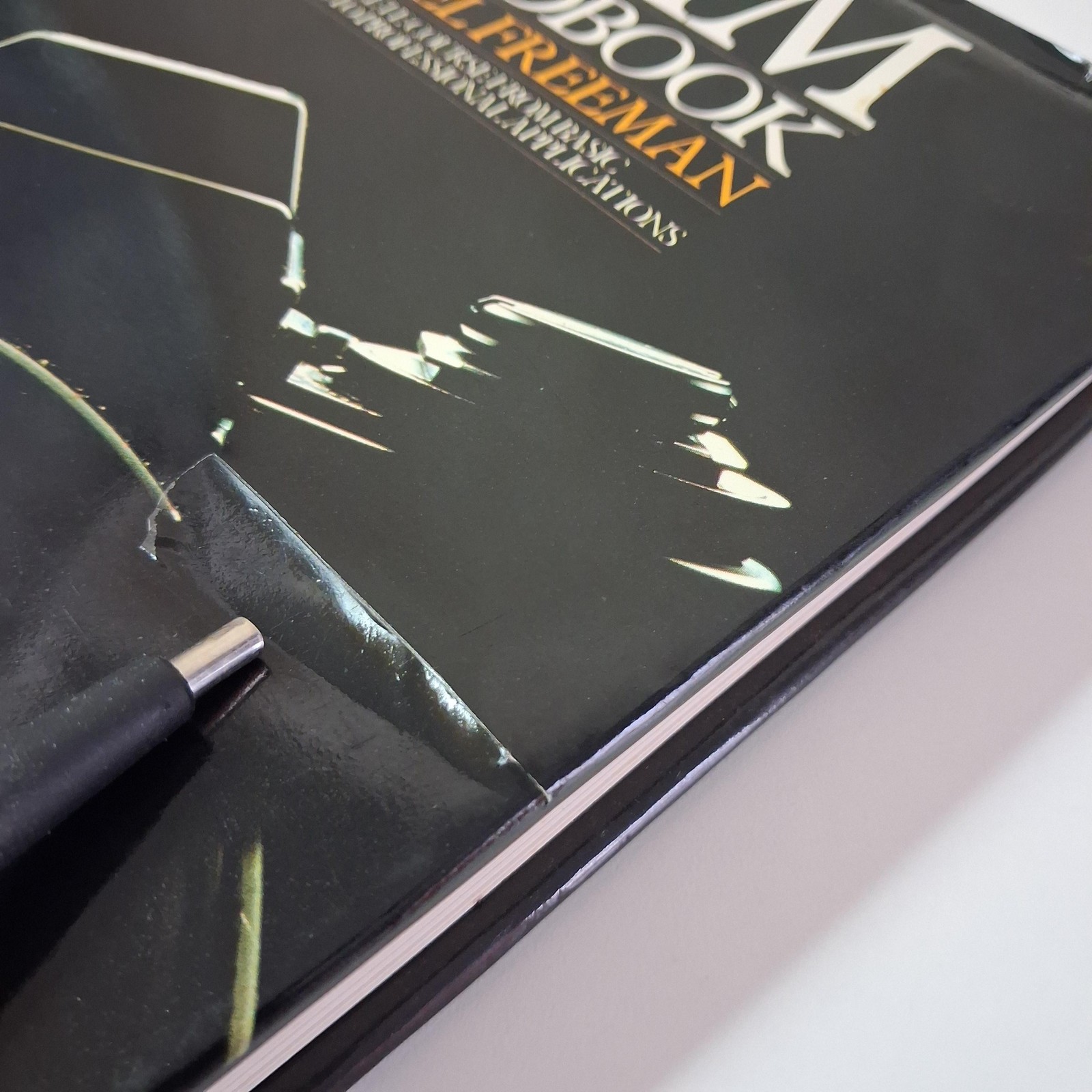 The 35MM Handbook Michael Freeman Courage Books Black HC DJ 1987 Revised
