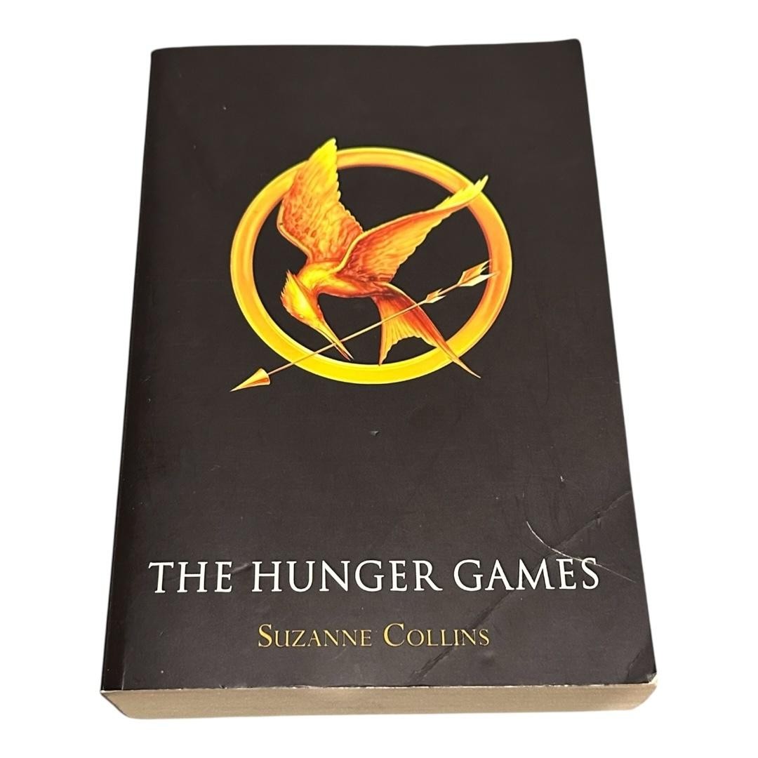 The Hunger Games Trilogy Suzanne Collins 3 PB Scholastic Black YA Set Dystopian