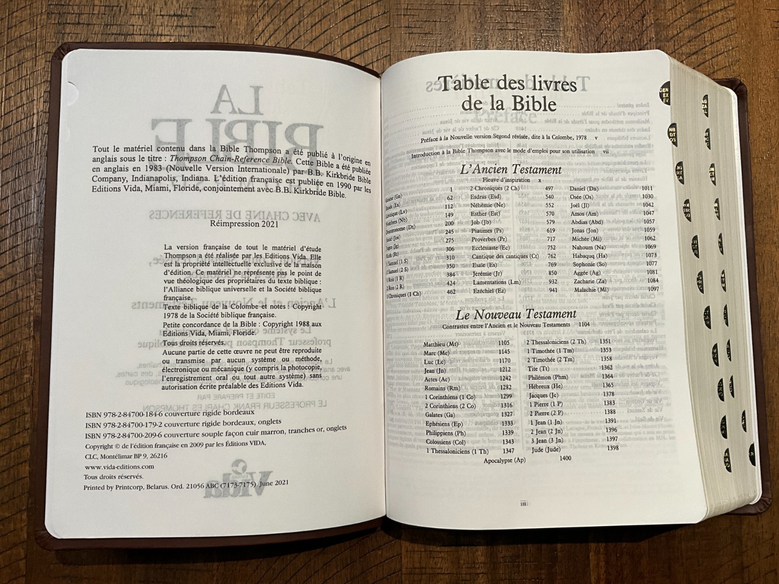 French Thompson Chain Ref. Bible, 1979 La Colombe, Thumb Idx. Brown Faux Leather