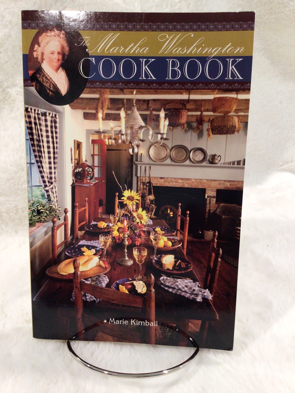 Martha Washington COOKBOOK 204 pages by Marie Kimball 2005