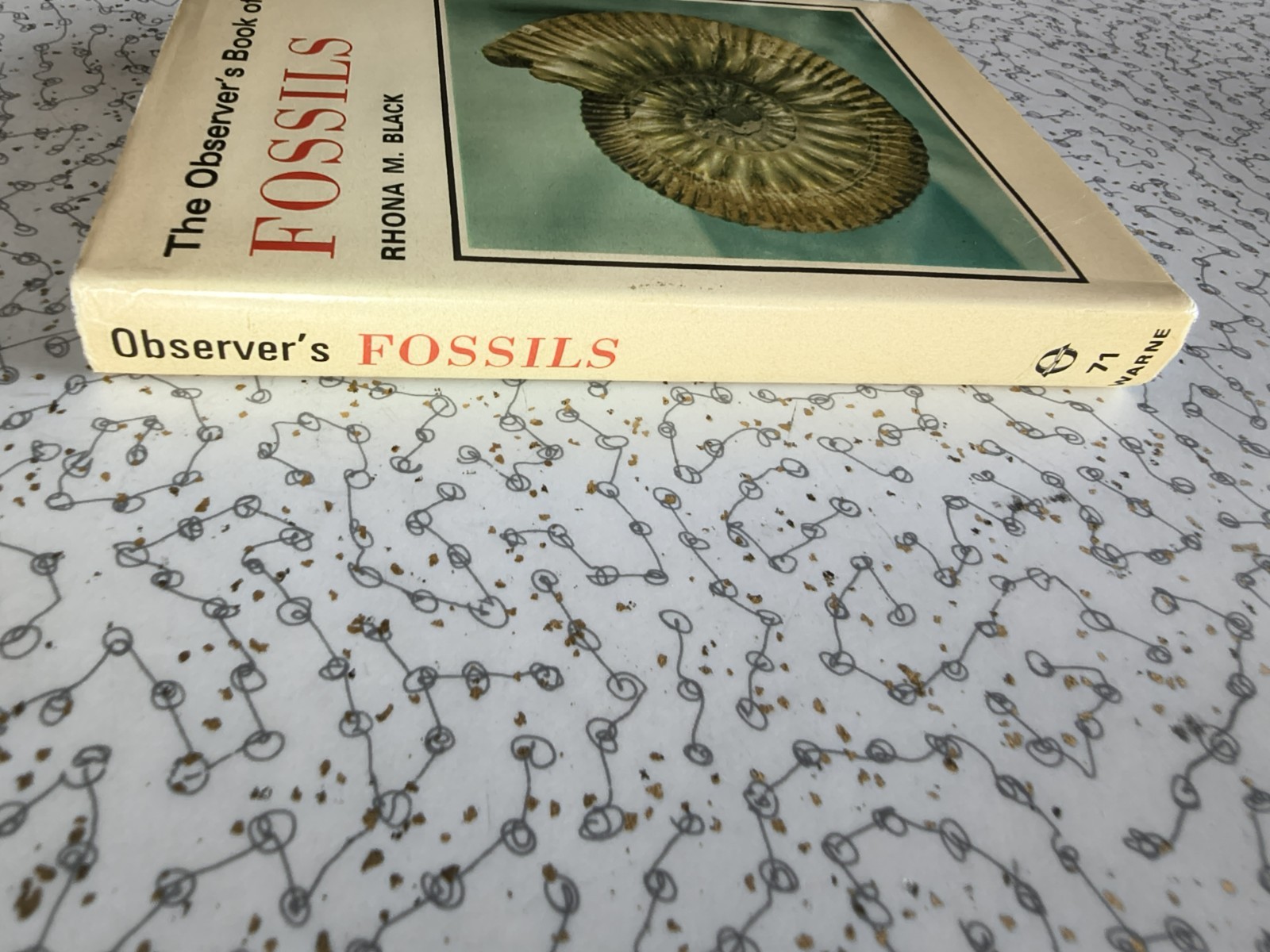 The Observer’s Book of Fossils by Rhona M. Black 1977 First Edition Hardback