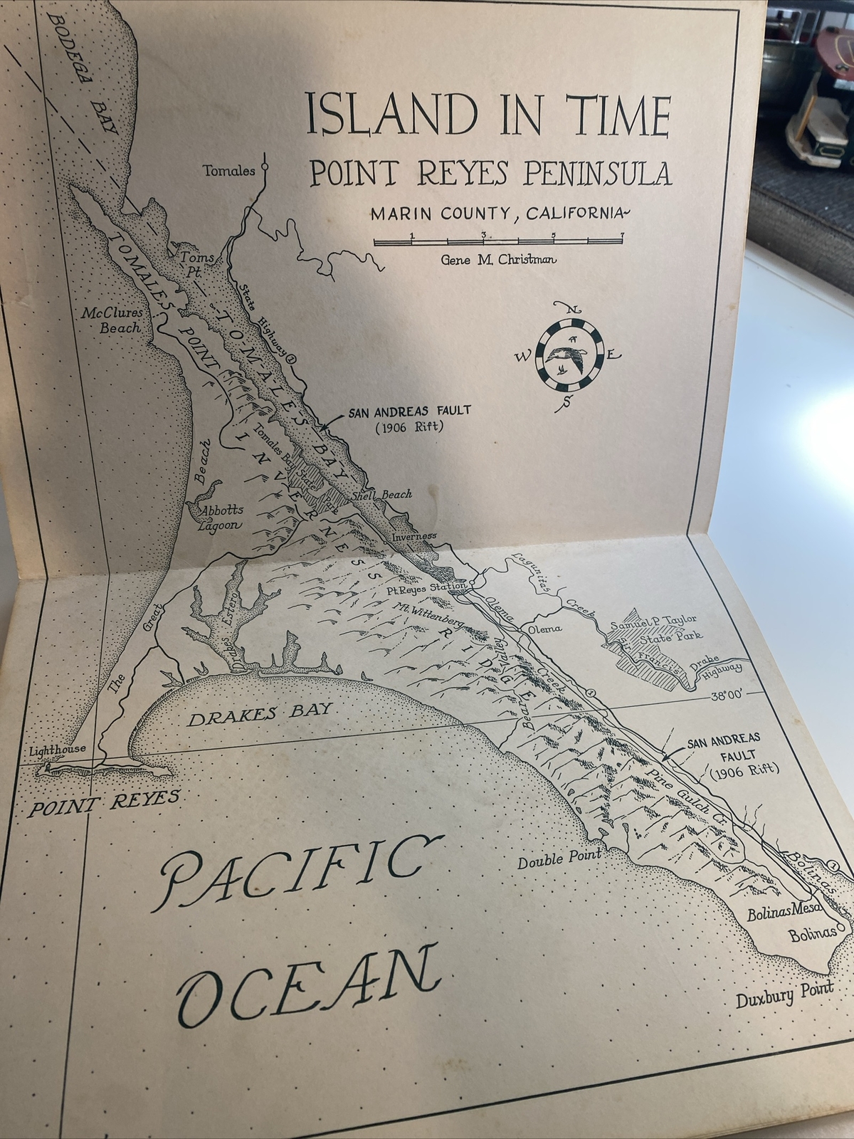Gilliam, Harold. Island in Time. The Point Reyes Peninsula Illustrated abr