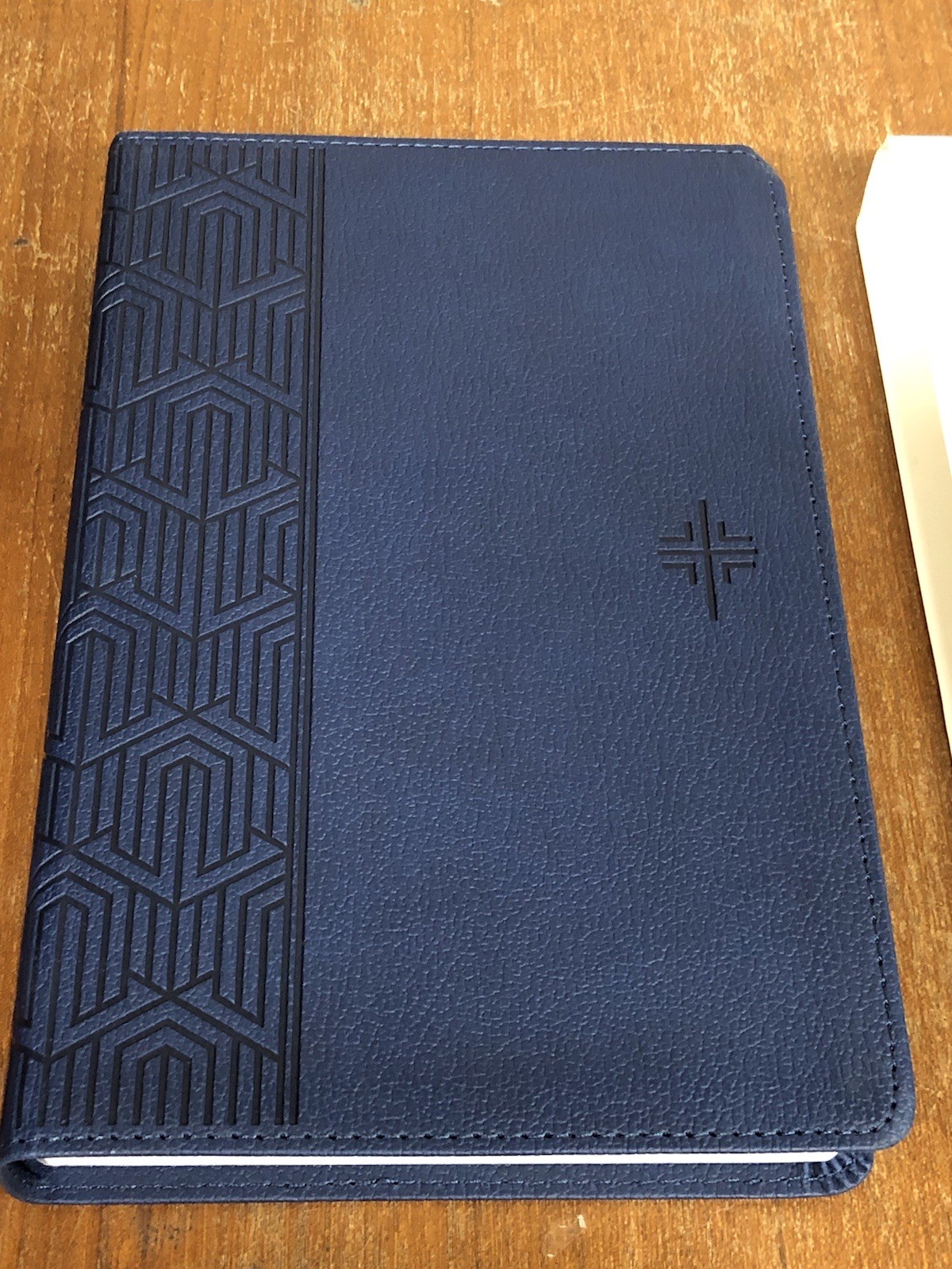 NLT Tyndale Premium Gift Bible, Filament Enabled, Blue Cross
