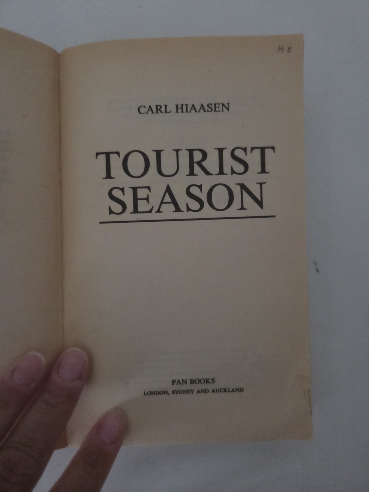 Tourist Season By Carl Hiaasen Paperback