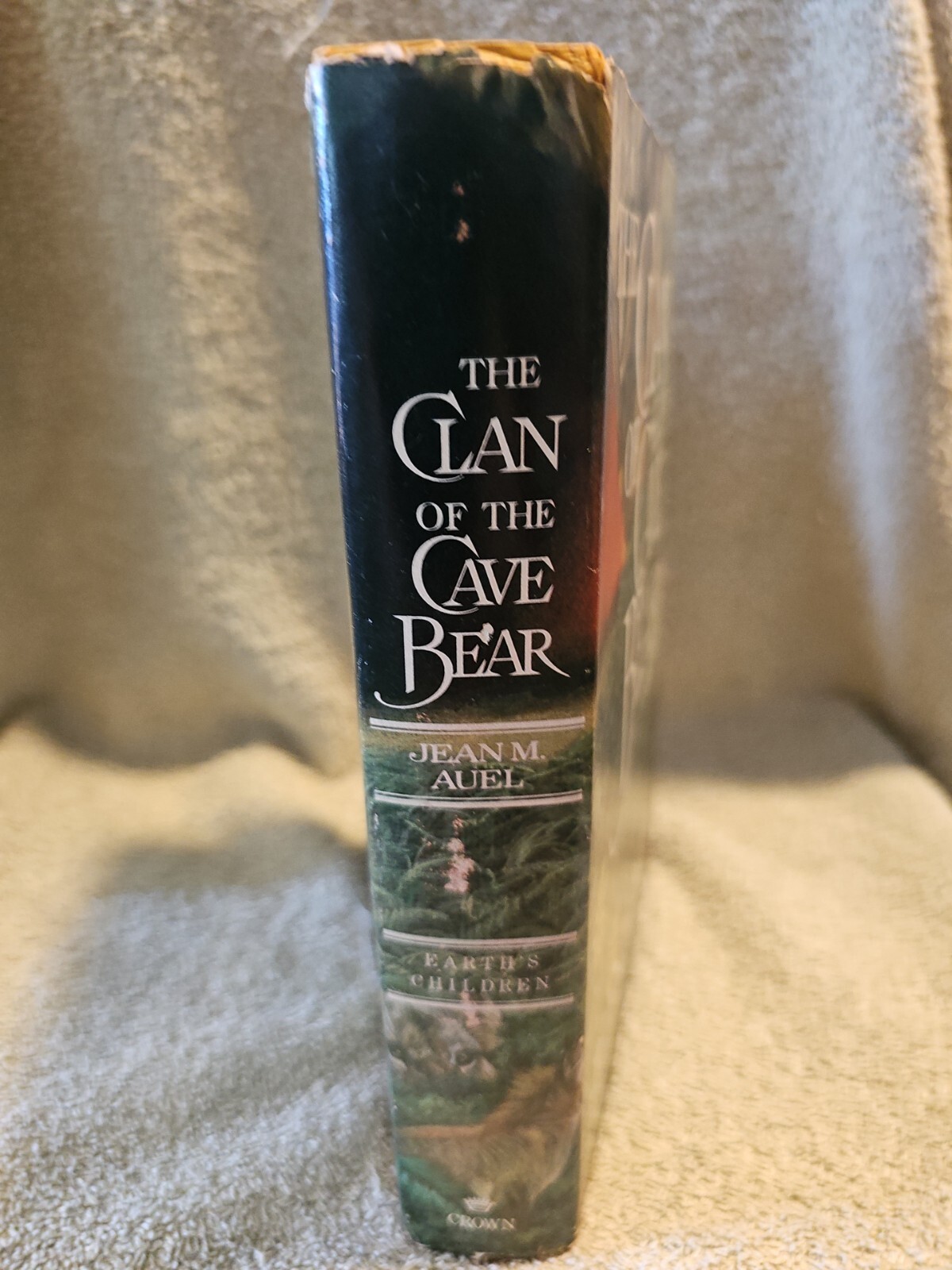 Clan Of The Cave Bear Jean M. Auel, First Edition, First Print HC, Vintage 1980