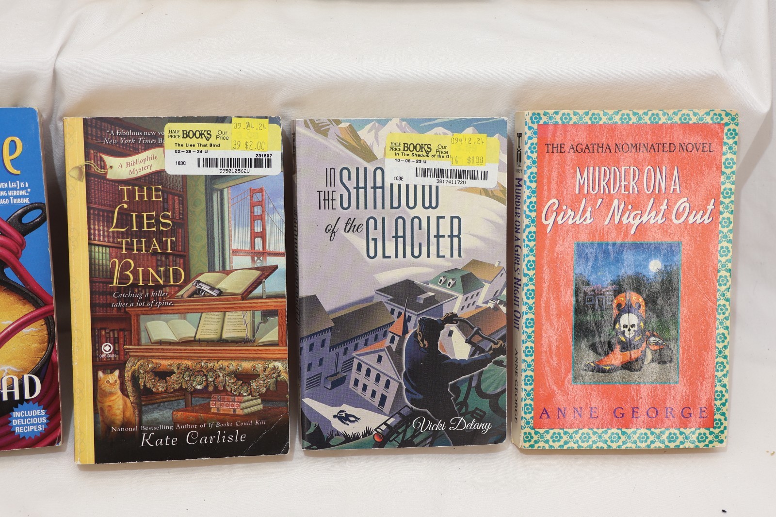 Lot of 33 Cozy Mysteries, Mixed Authors, Cozy Mystery, No Duplicates, B512