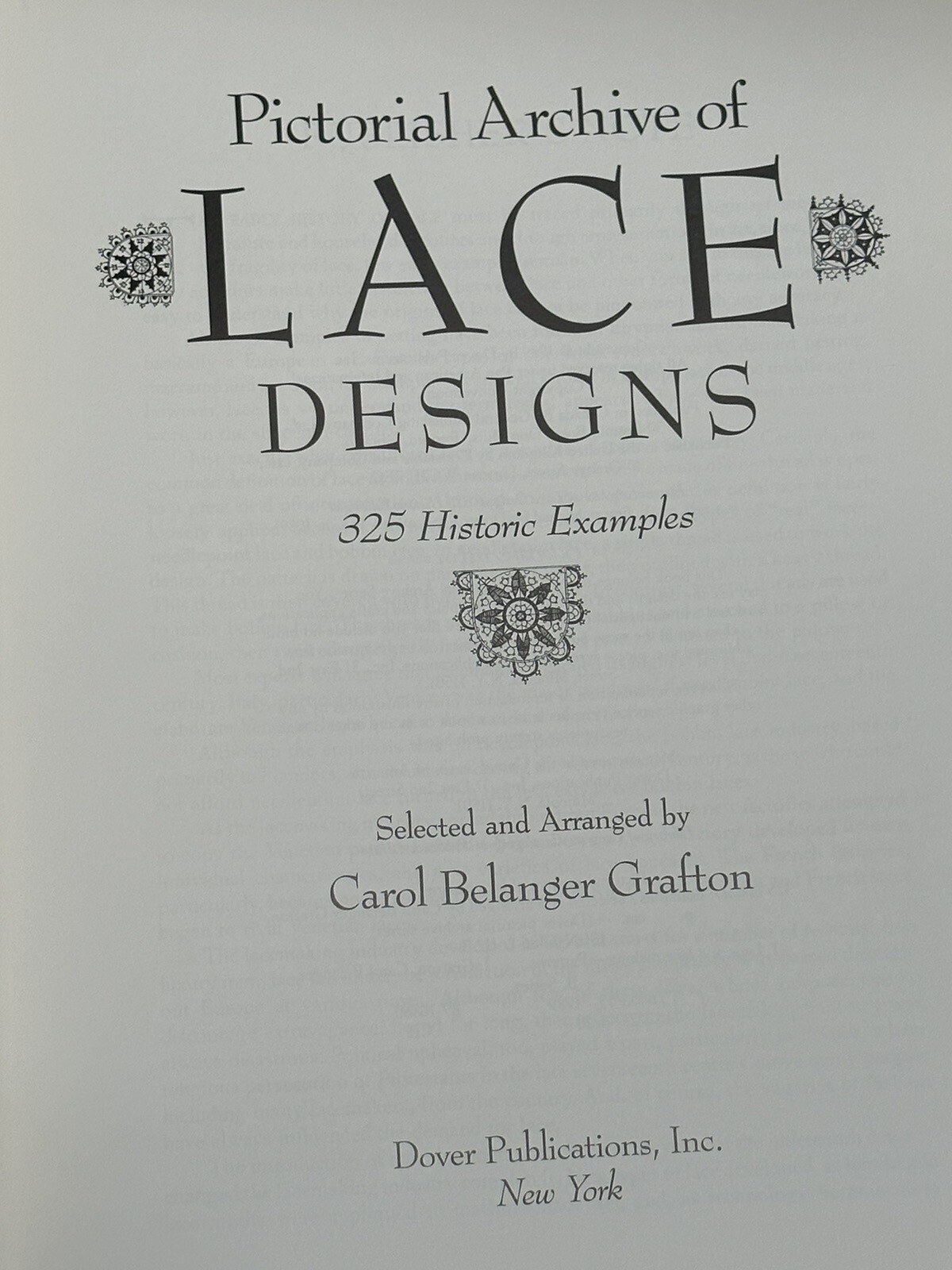 Pictorial Archive of Lace Designs: 325 Historic Examples (Carol Belanger Grafton