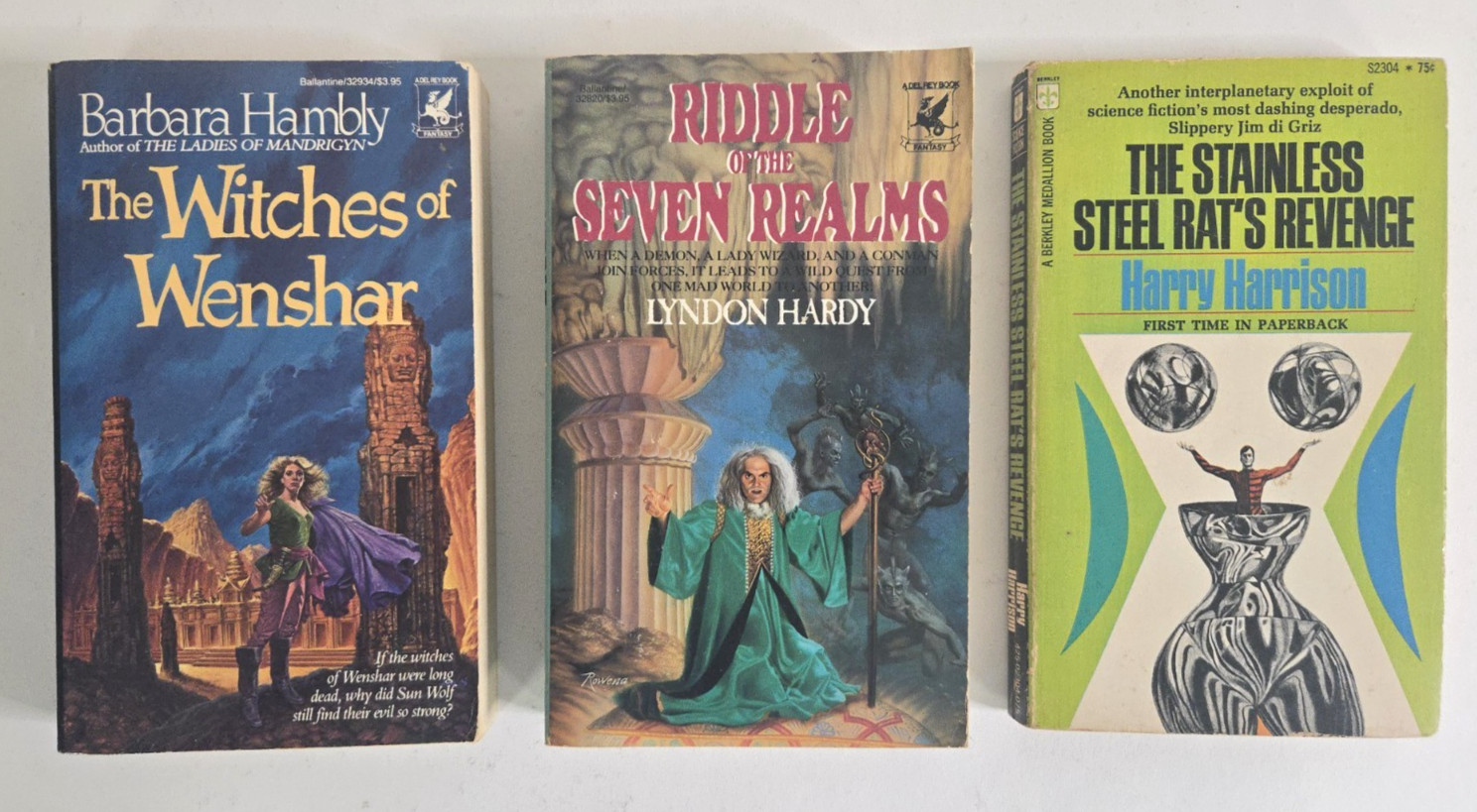Lot of 29 Sci-Fi / Fantasy Mass Market Paperback Books
