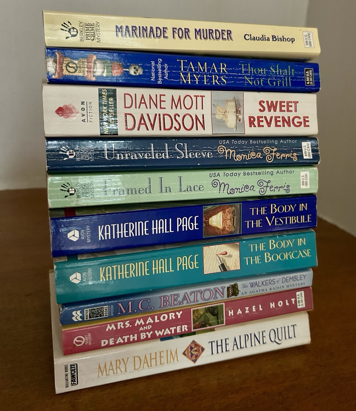 RANDOM LOT of 10 COZY MYSTERY MYSTERIES Paperbacks Women Sleuths Women Authors
