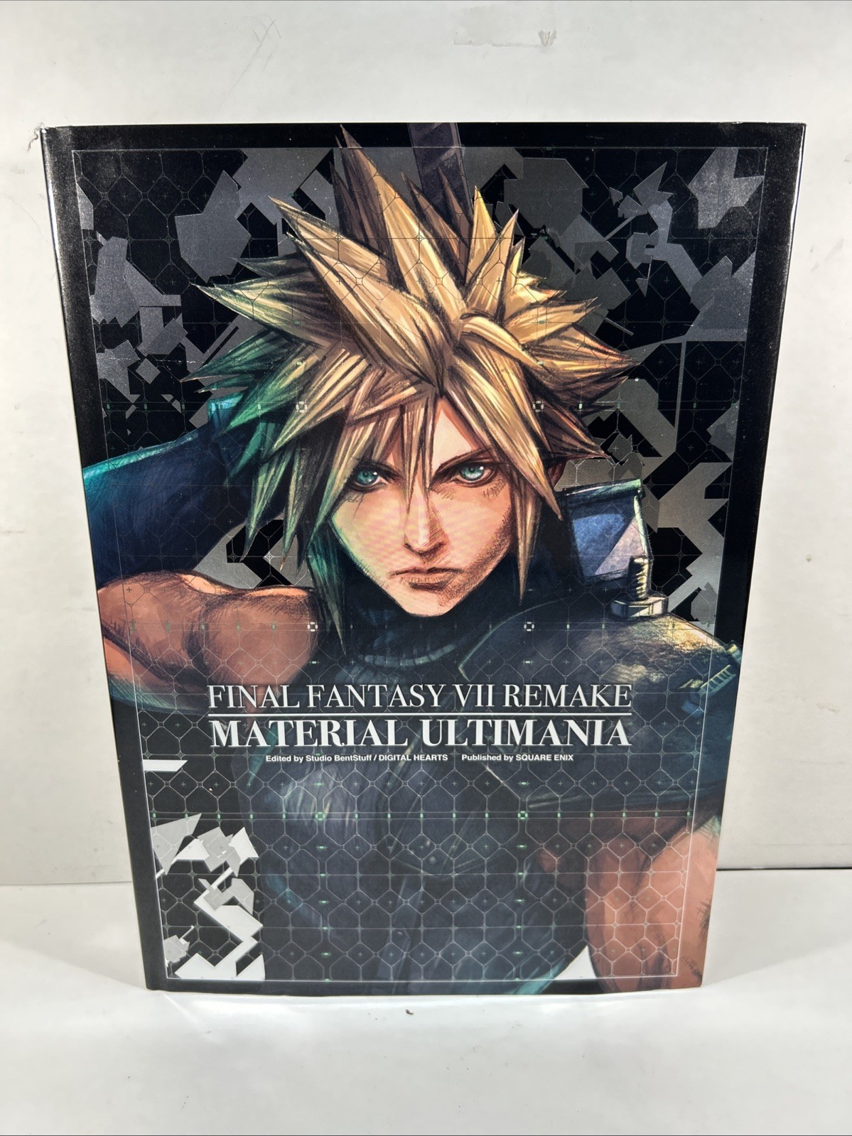 Final Fantasy VII Remake: Material – Hardcover Square Enix; Studio Guide