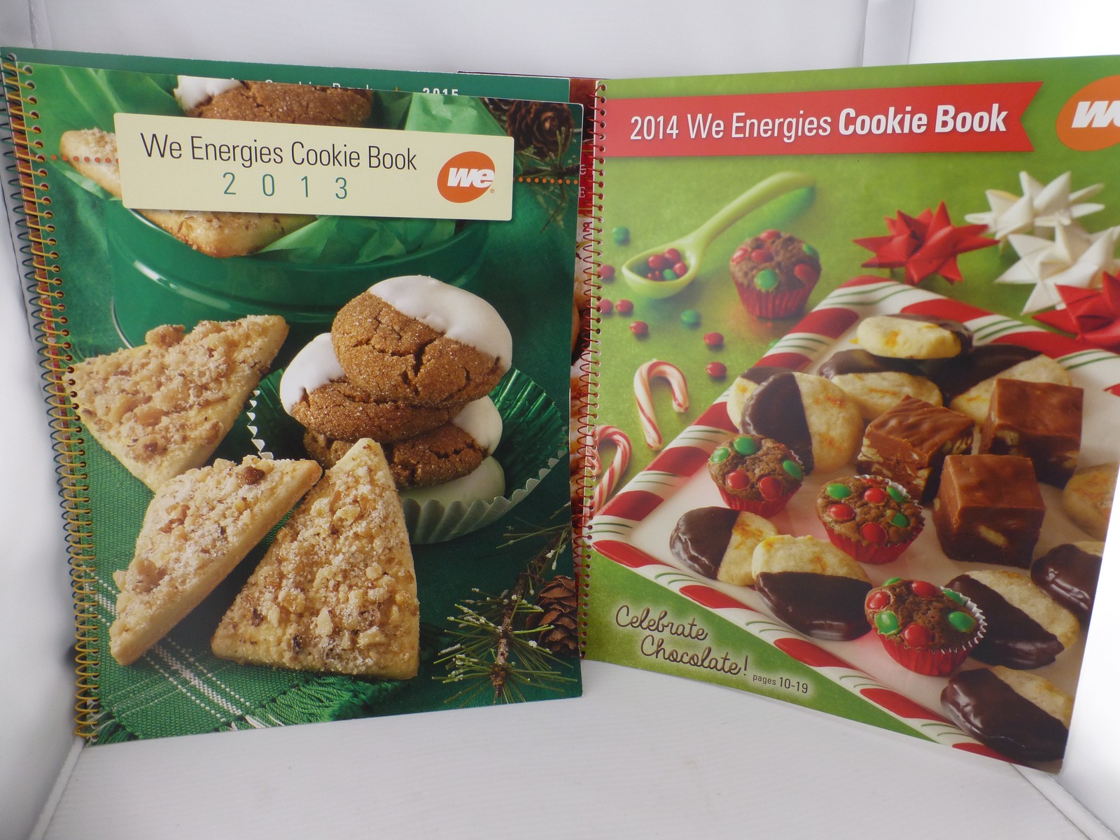 We Energies Cookie Book Collection Lot 2013-2017, 2019 Spiral Bound Cookbook MA2
