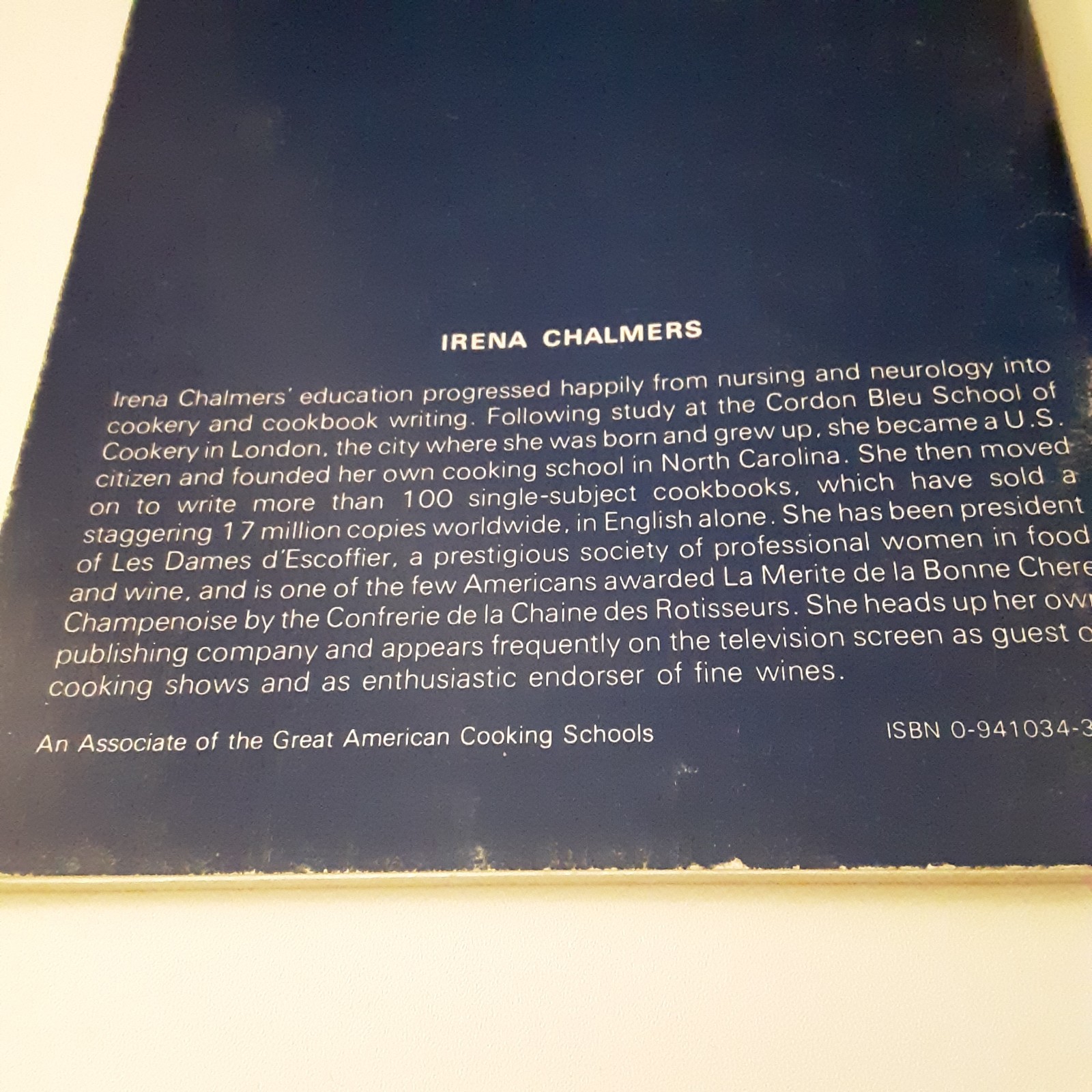 Vintage Napkin Folds Irena Chalmers 1982 paperback book