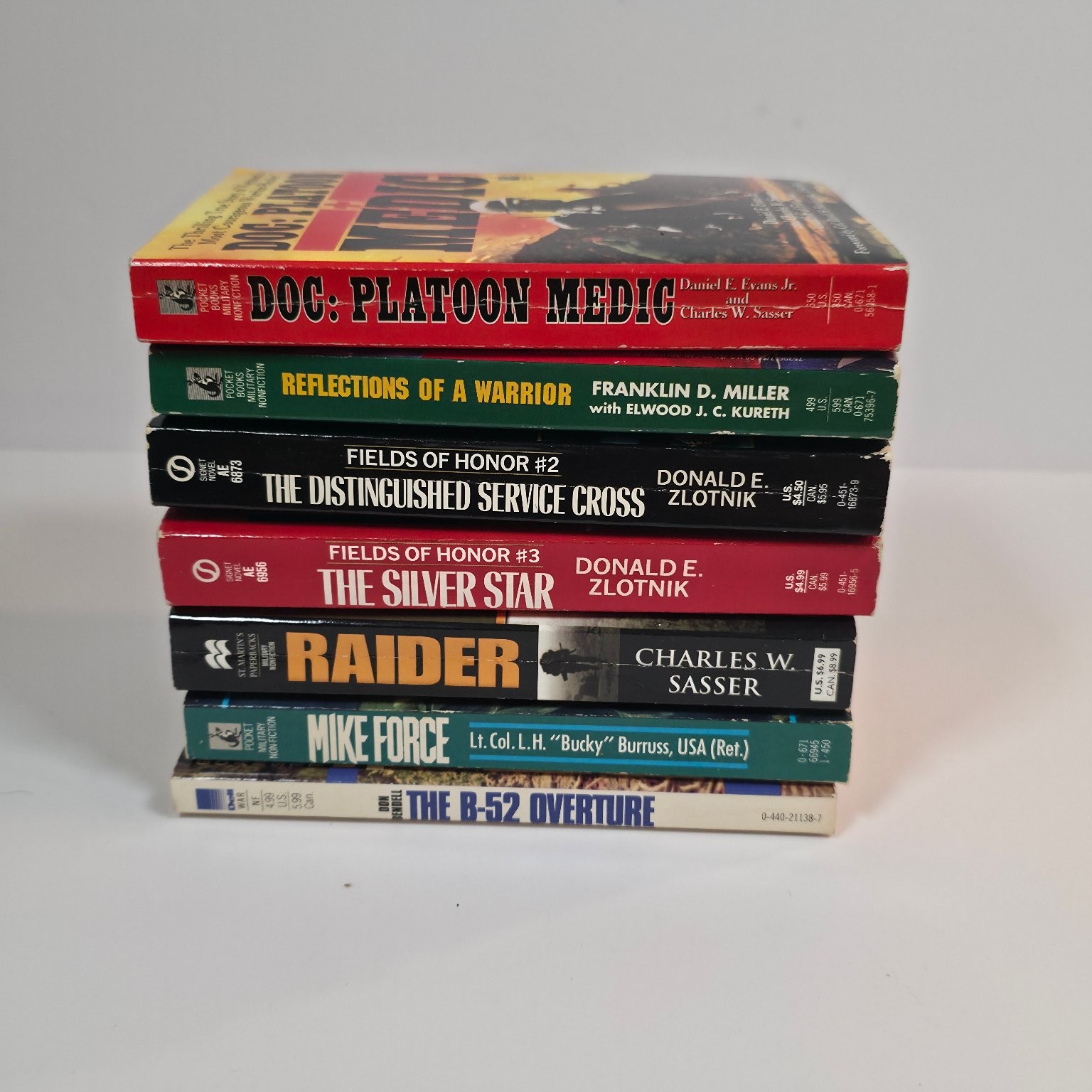 Vietnam War Book Lot Military History Green Beret Raider Silver Star Medic B52
