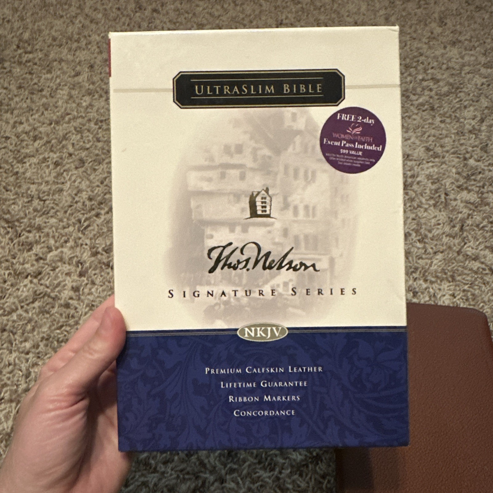 Thomas Nelson Signature Series Ultraslim NKJV Bible Premium Calfskin British Tan