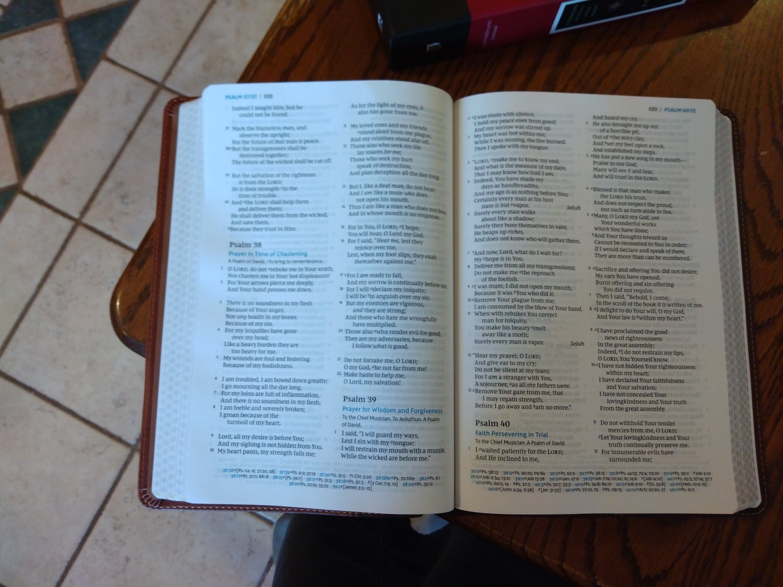 NKJV LARGE PRINT Thinline Reference Bible ~Retail $59.99~ Brown LeatherSoft