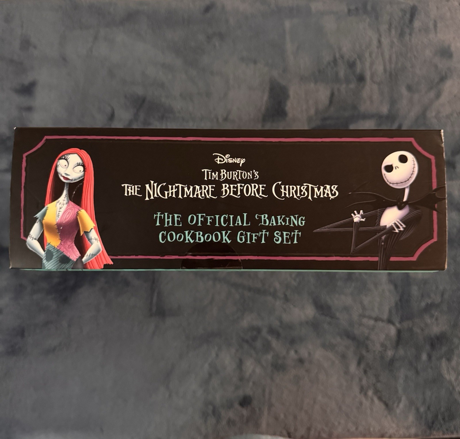 Tim Burton’s The Nightmare Before Christmas: The Official Cookbook Gift Set