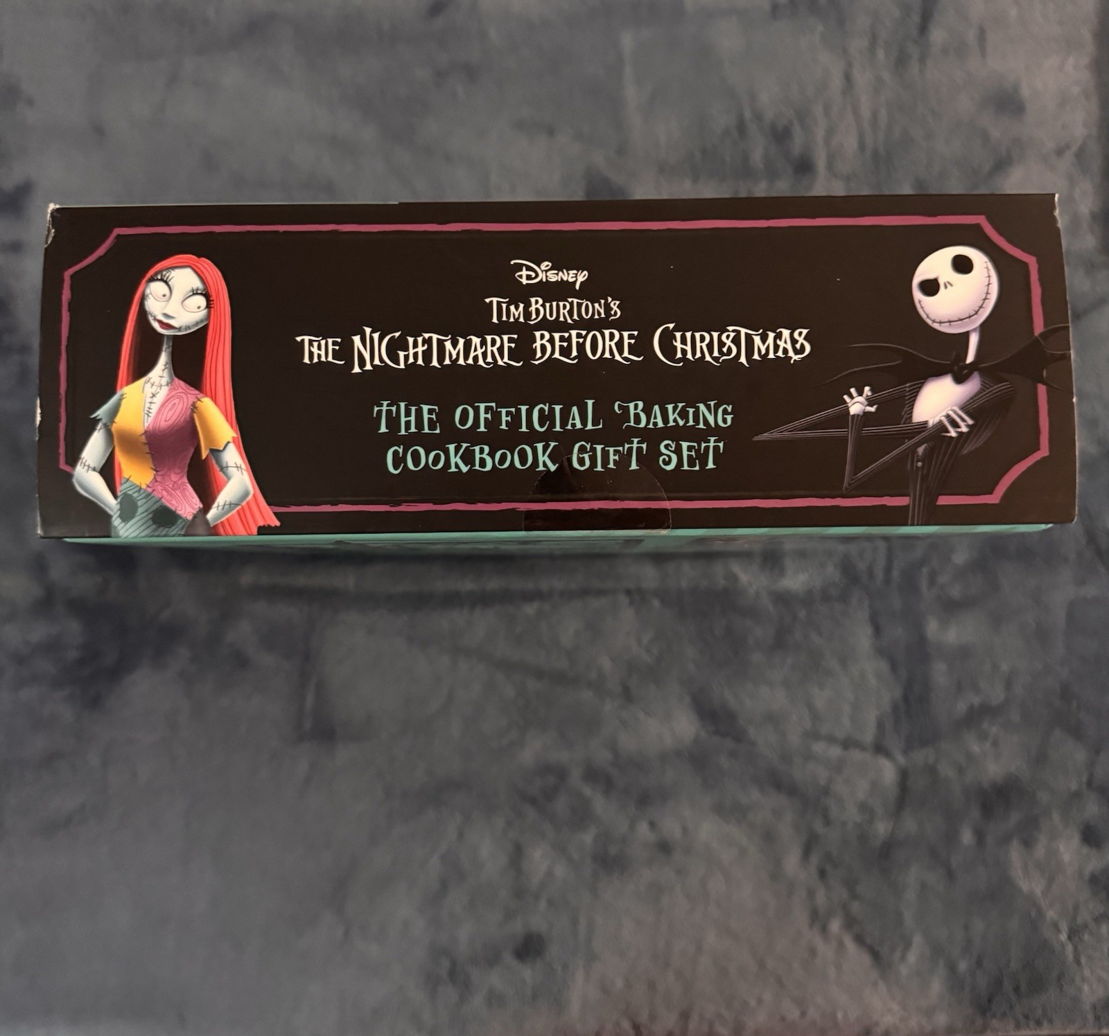 Tim Burton’s The Nightmare Before Christmas: The Official Cookbook Gift Set