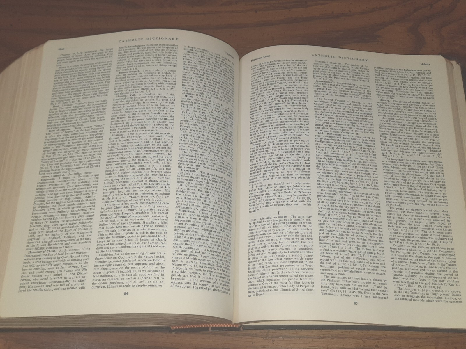 The New American Bible Flexible Cover Catholic Press Three Column 1st Edition