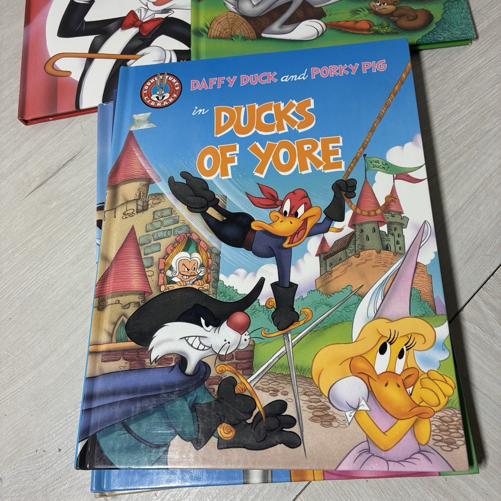 VTG Lot of Five Looney Tunes Library HB Bugs Bunny Guy Gilchrist Studio 1990