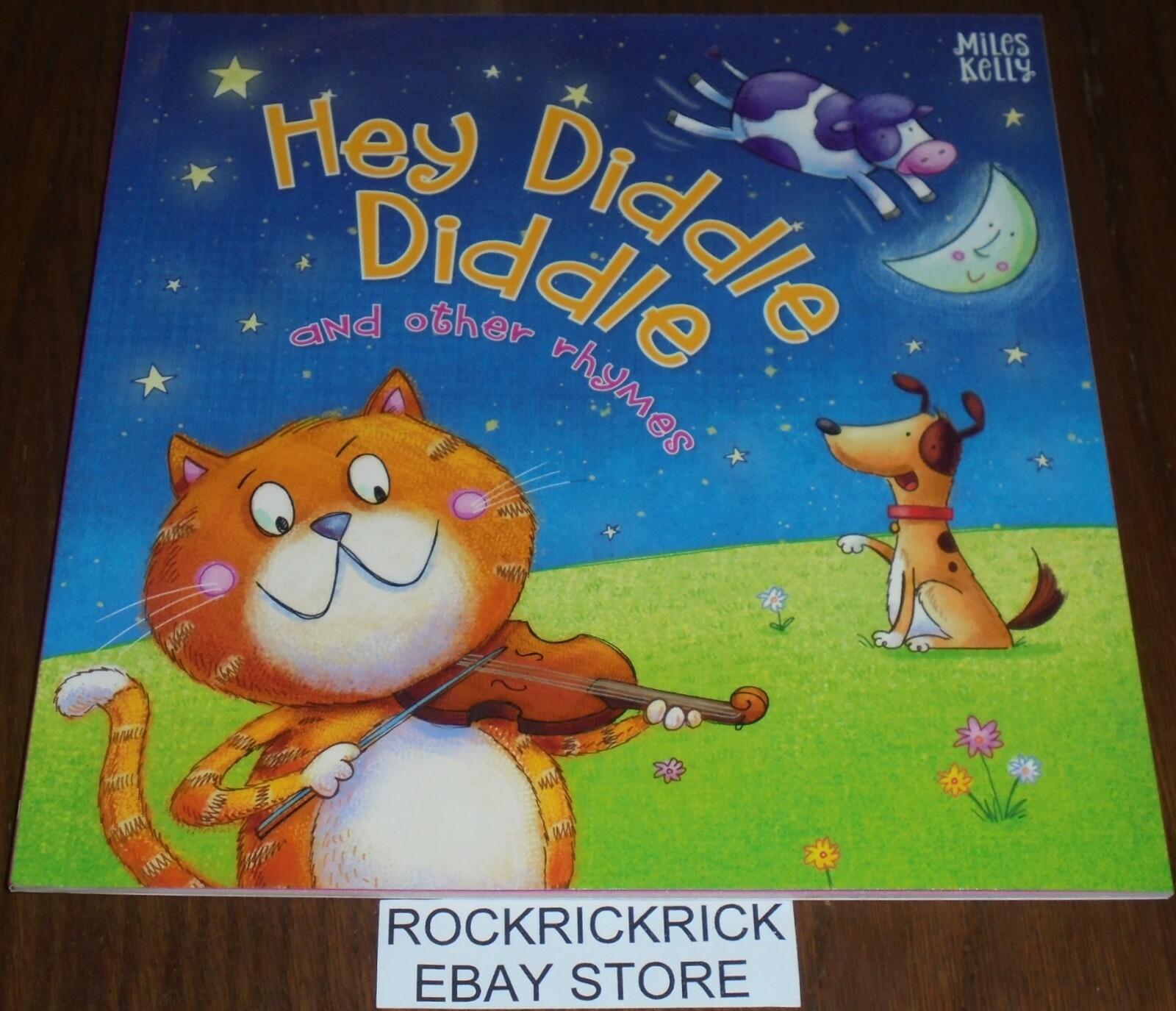 HEY DIDDLE DIDDLE AND OTHER RHYMES BOOK (17cm X 17cm) 2019 BRAND NEW