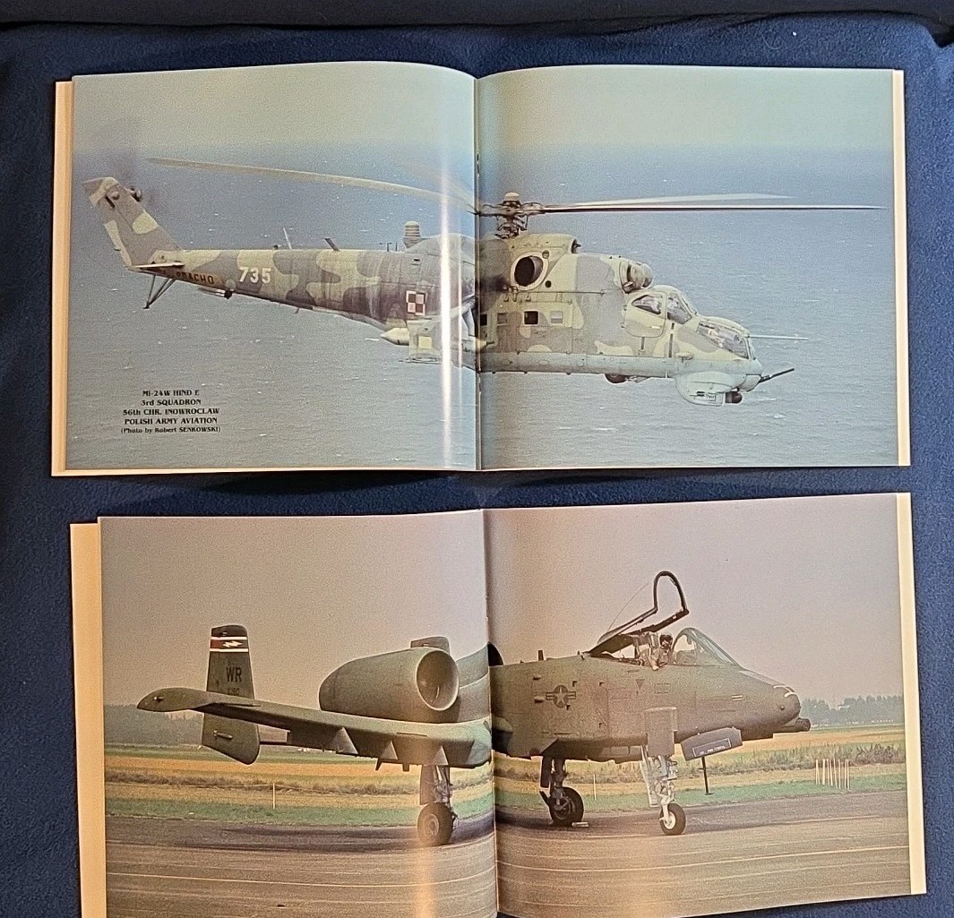 2 Verlinden Lock On Books Mi-24W Hind E Gunship & A-10 Thunderbolt Aircraft