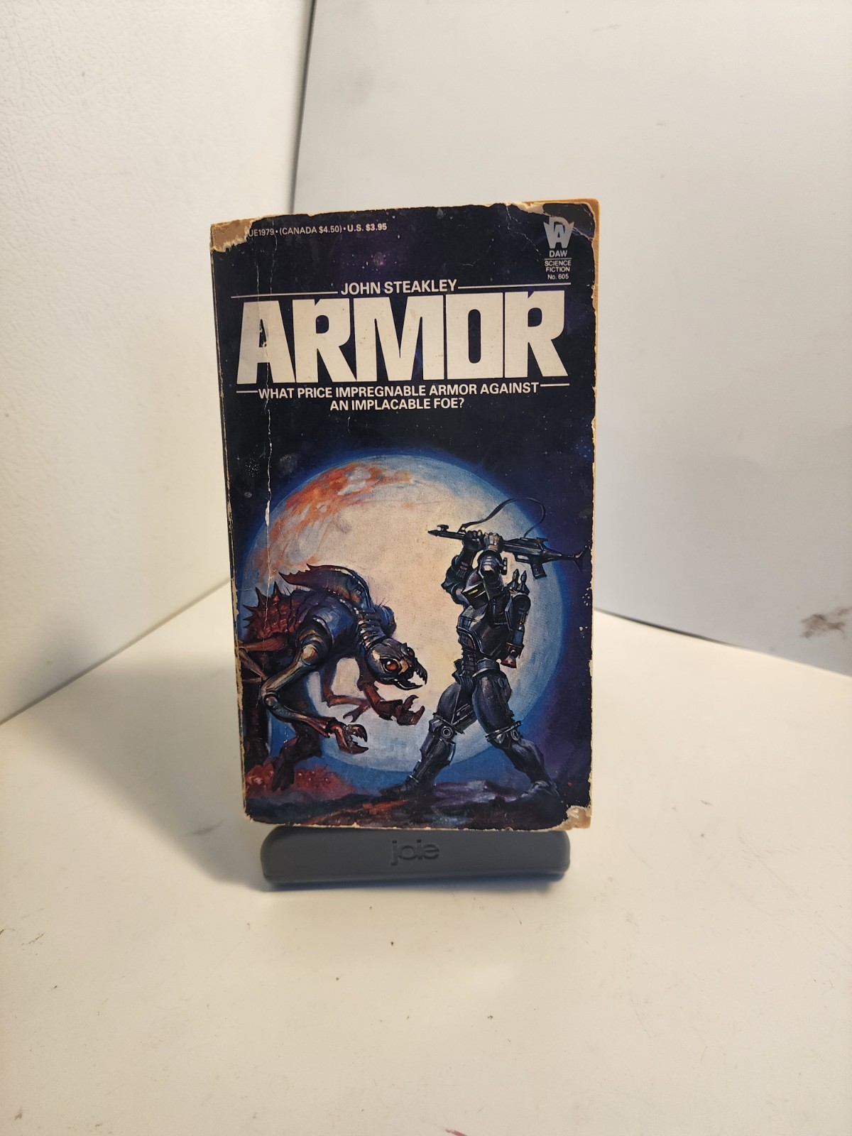 Armor by John Steakley (1984 Trade Paperback) 1st Printing.Acceptable Condition