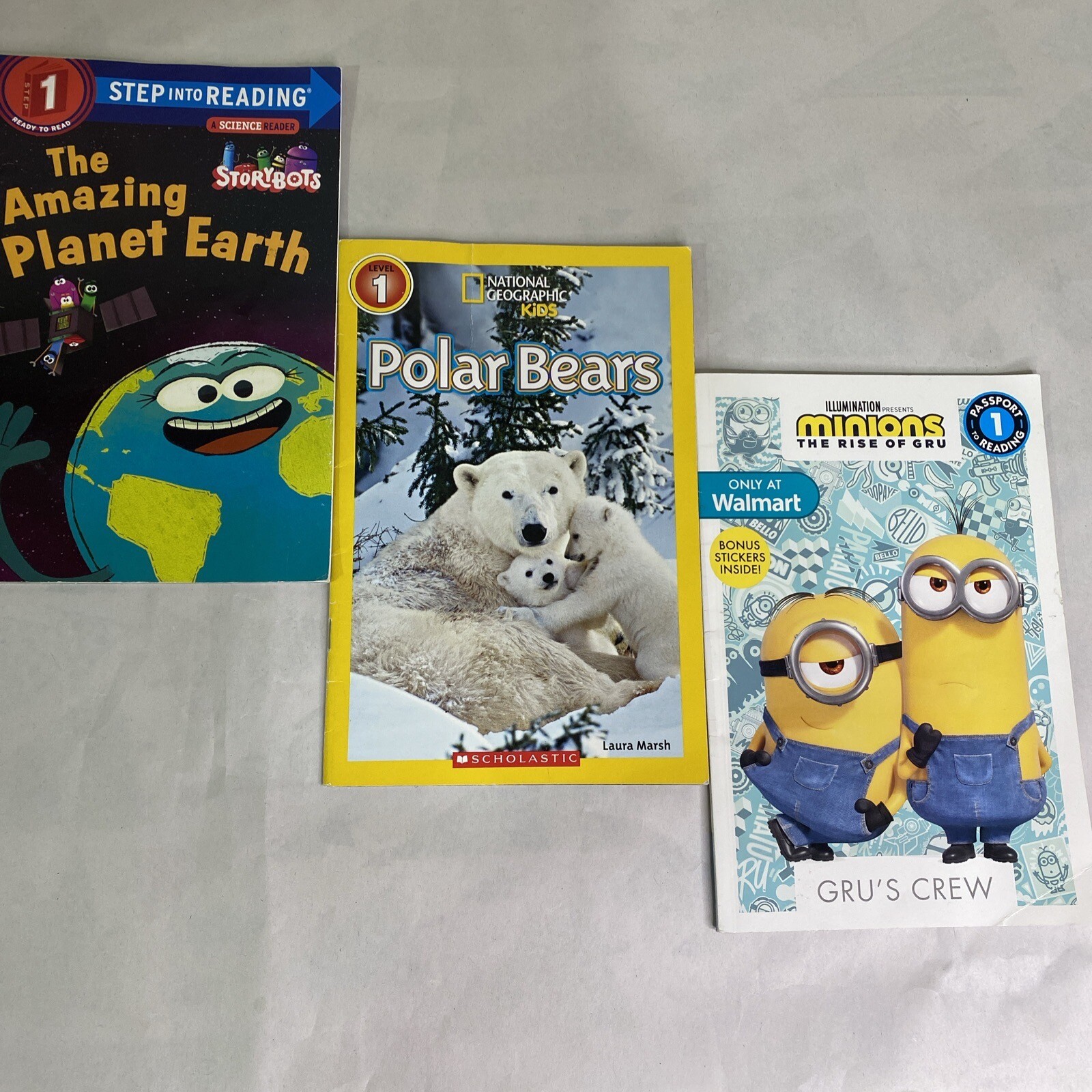 Lot of 3 Beginner Childrens Reading Books Level 1 Paperback Schoolastic Minions