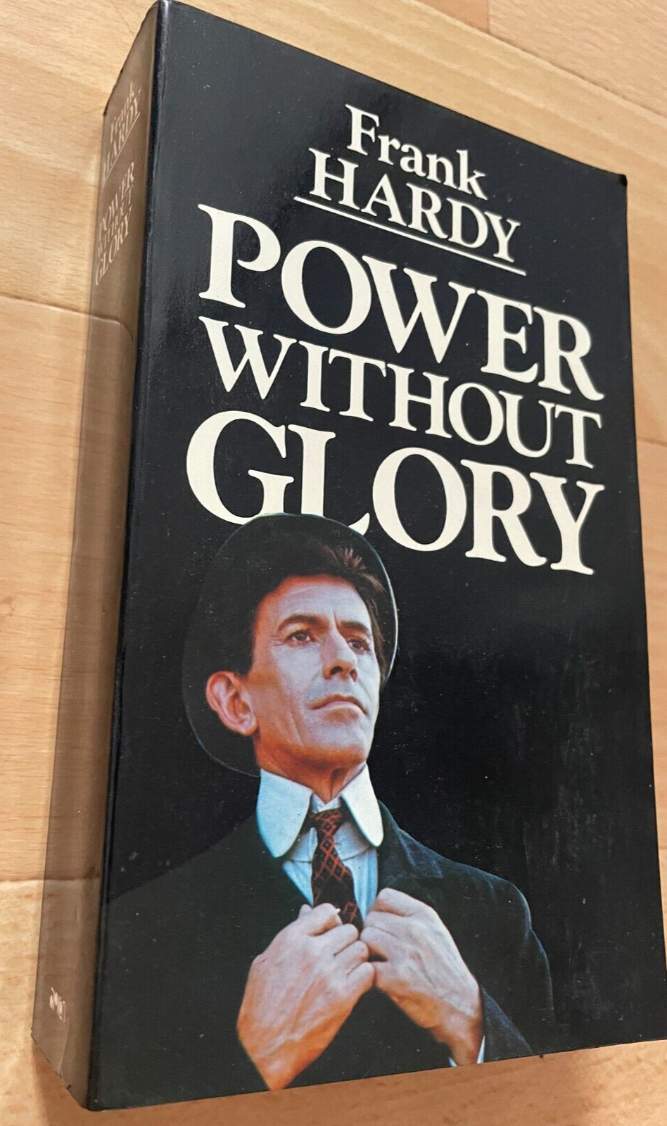 FRANK HARDY. POWER WITHOUT GLORY. 670 PAGES / 1982 – 0207147248