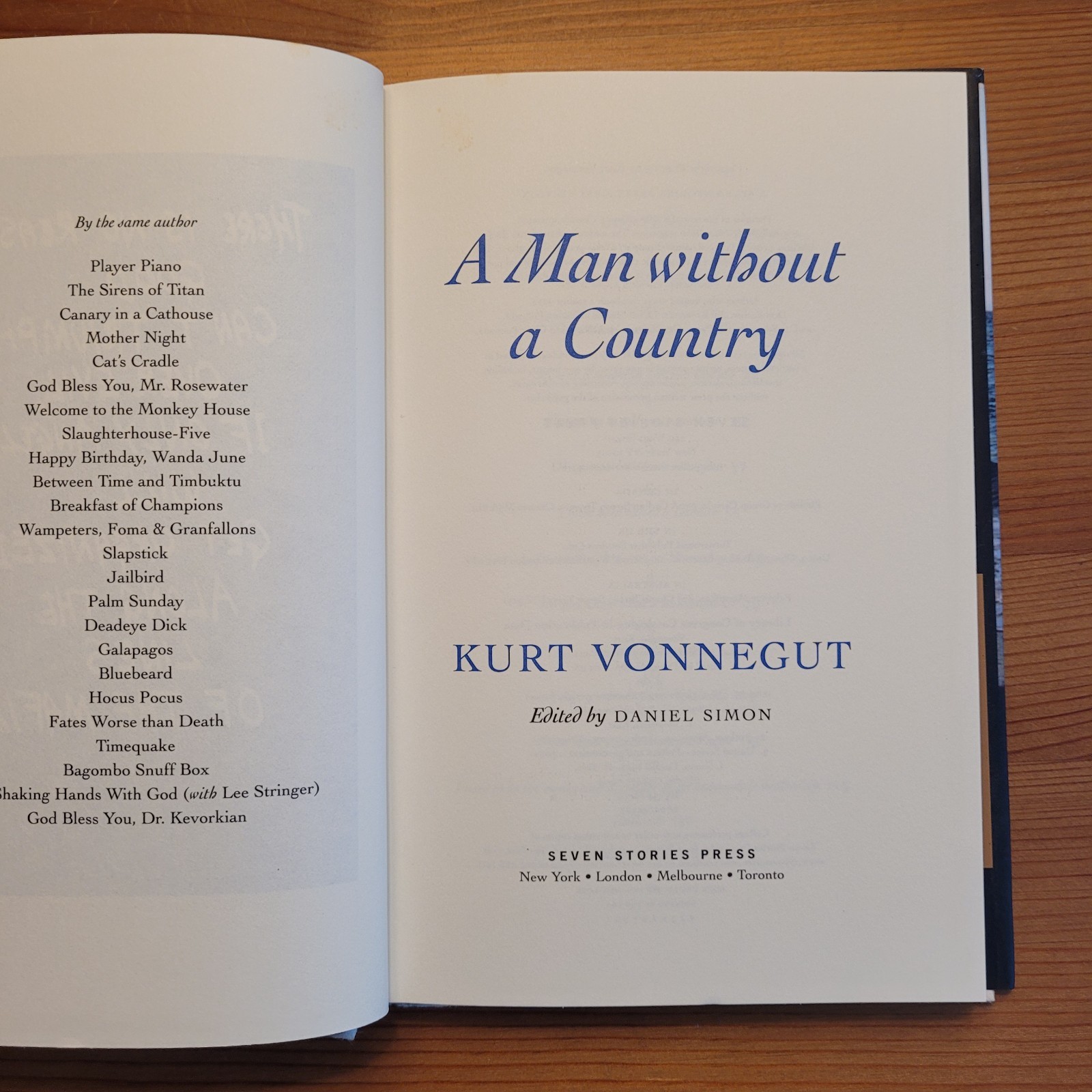 A Man Without a Country by Kurt Vonnegut – Seven Stories Press – 2005, Hardcover