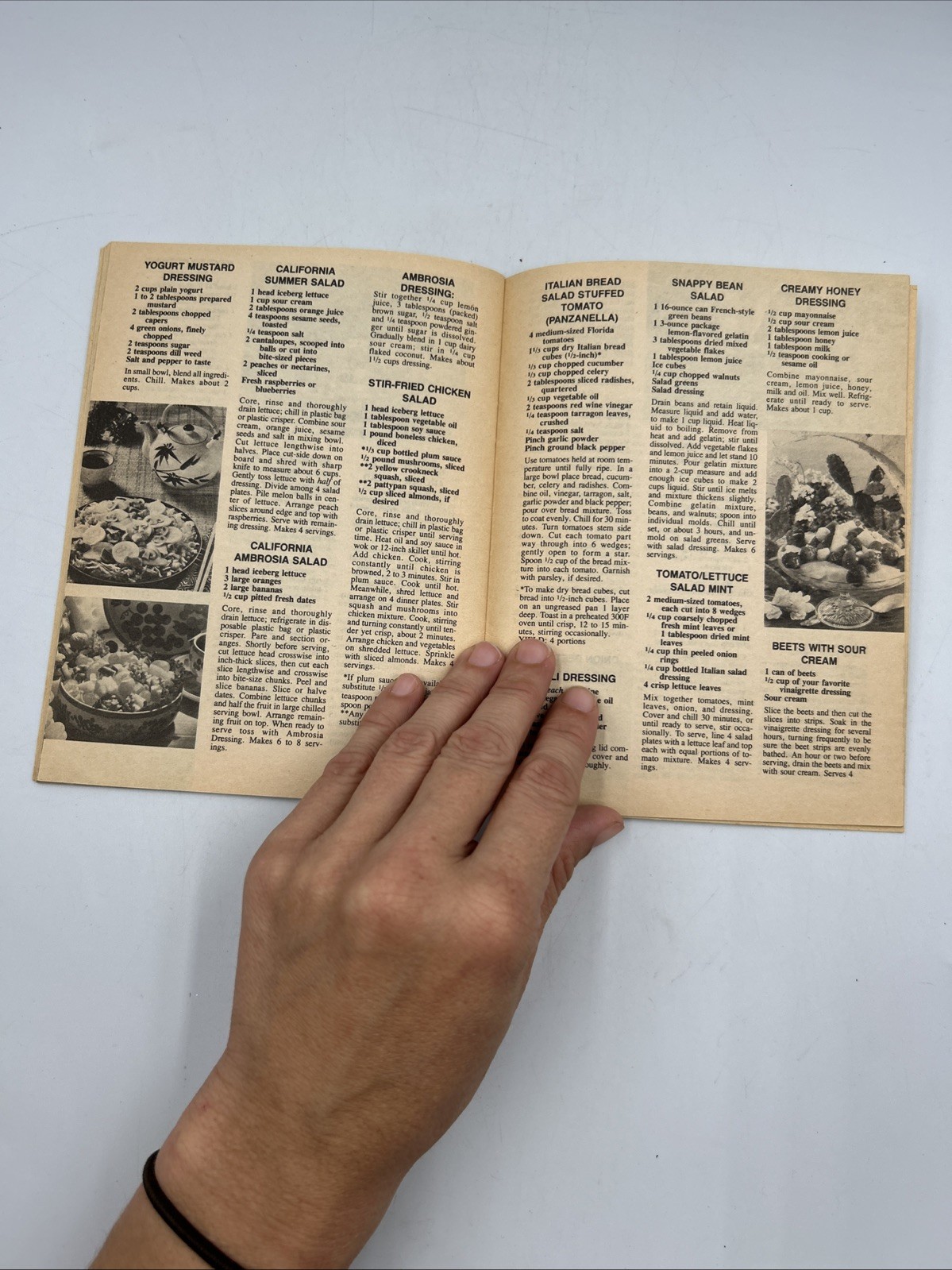 300 SENSATIONAL SALADS Cook Book by Lucinda Hollace Berry 1982 paperback