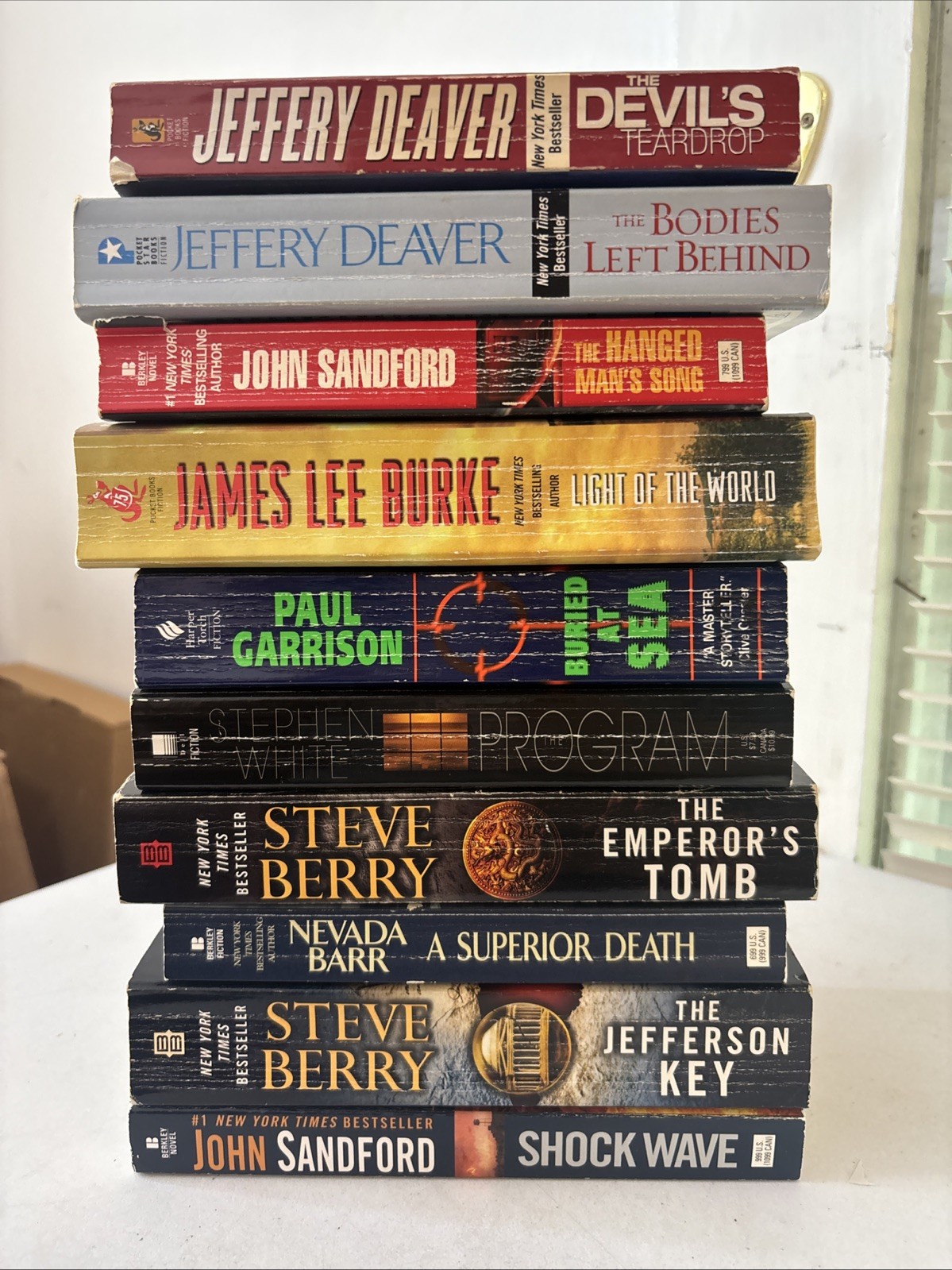 Lot of 10 – Mystery and Thrillers – Mixed Authors – FREE SHIPPING