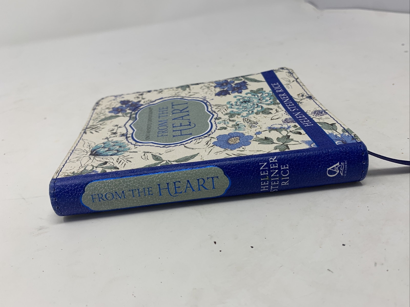 One-Min Devotions From the Heart Lux-Leather – Leather Bound – GOOD