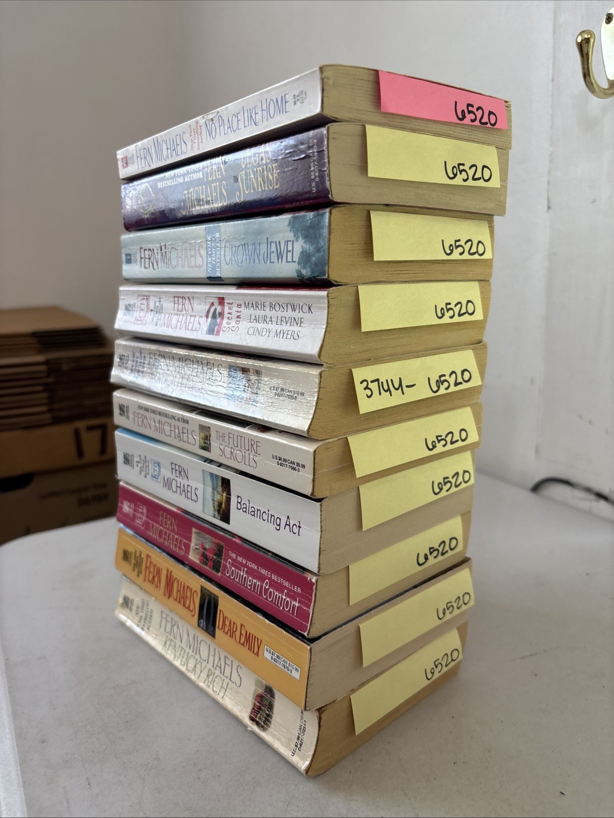 Lot of 10 – Fern Michaels – Mass Paperback Books – FREE SHIPPING