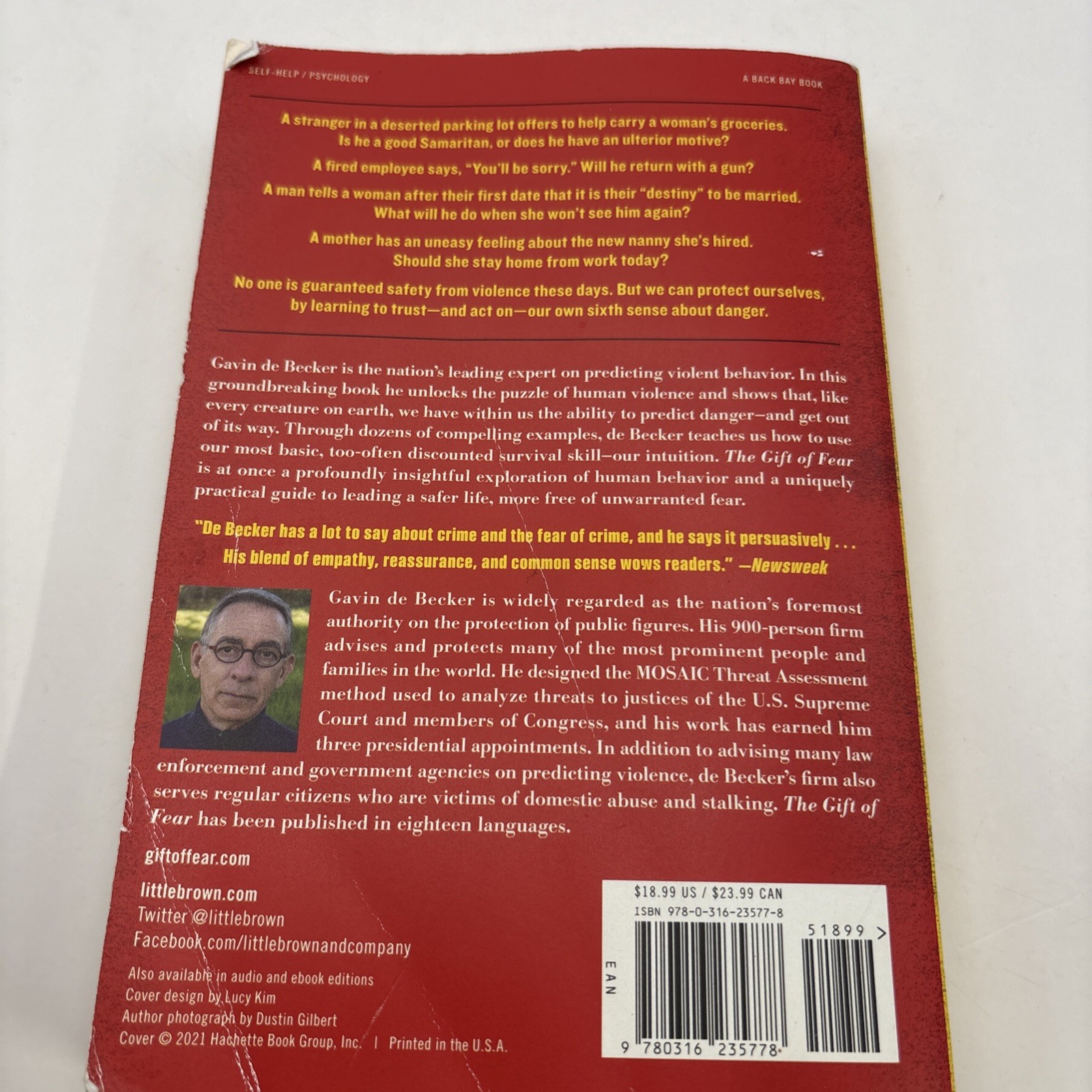 Gift of Fear : Survival Signals That Protect Us from Violence by Gavin de Becker