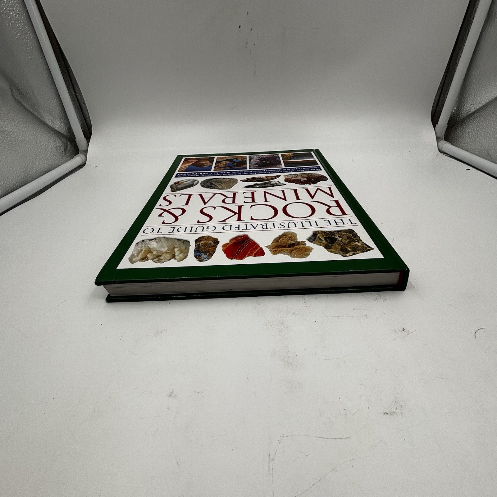 The Illustrated Guide to Rocks & Minerals: How to find, identify and collect HC