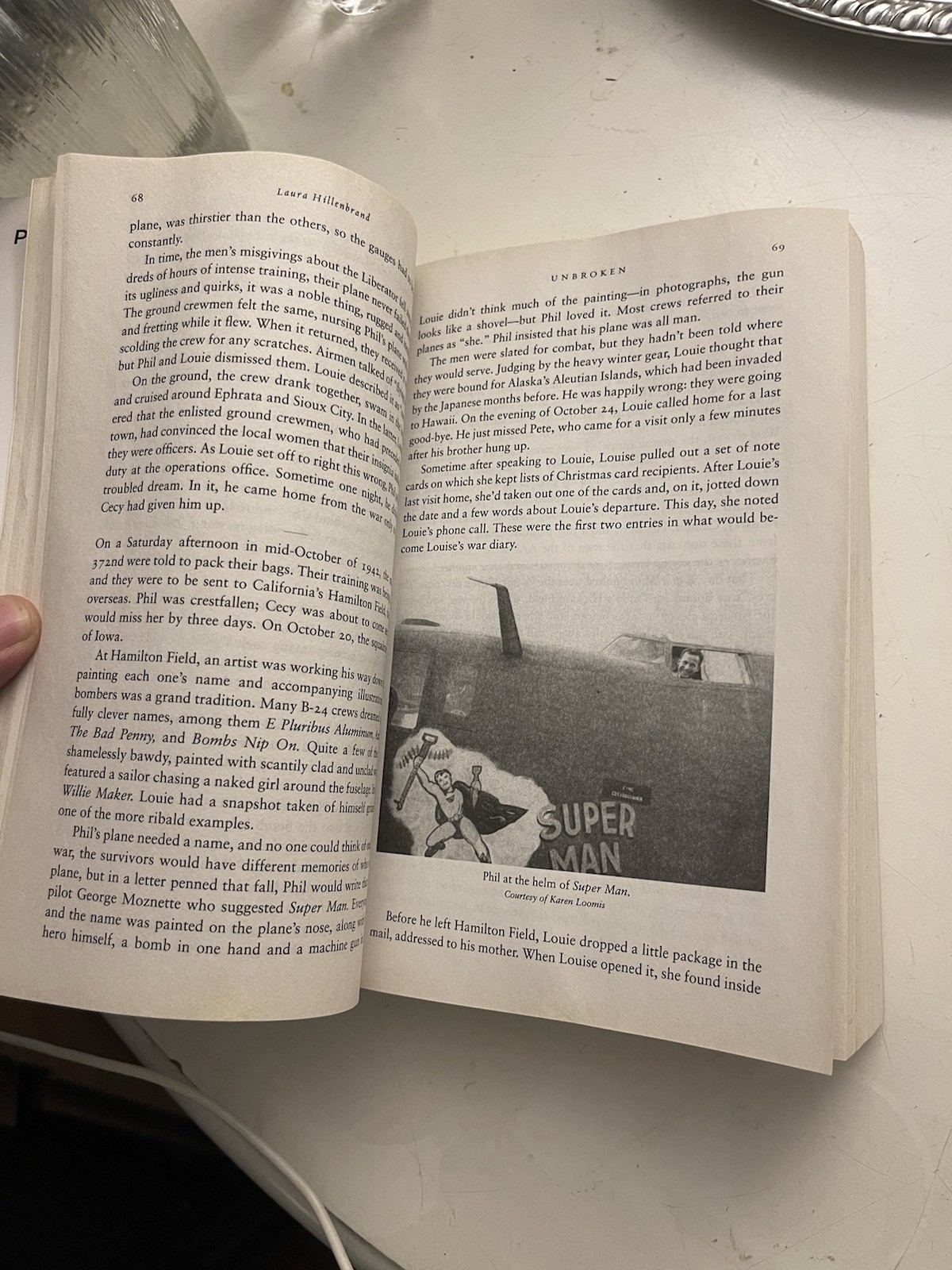 “Unbroken”New York Times Bestseller, 2010 Edition Paperback by Laura Hillenbrand