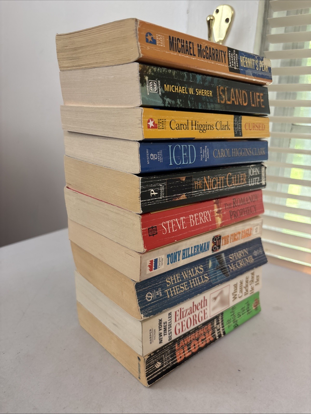 Lot of 10 – Mystery and Thrillers – Mixed Authors – FREE SHIPPING