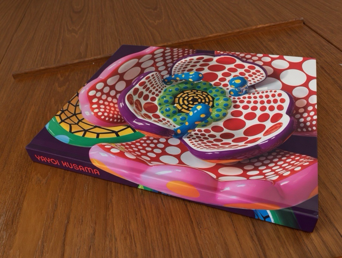 CLEAN NEW FRESH CLEAN Yayoi Kusama I Spend Each Day Embracing Flowers POLKA DOTS