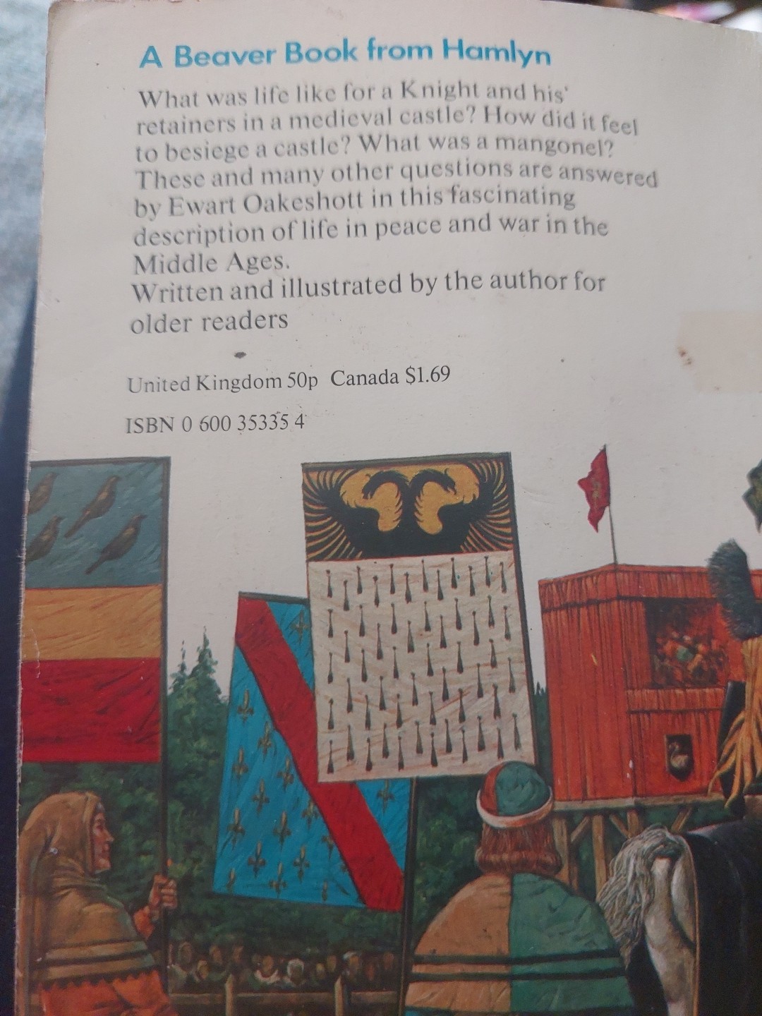 A Knight and His Castle (Beaver Books) By R Ewart Oakeshott PAPERBACK
