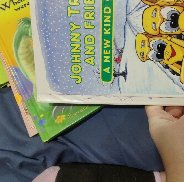 Mixed Random Lot of 32 Books for Childrens Kids Babies Preschool Daycare Chapter