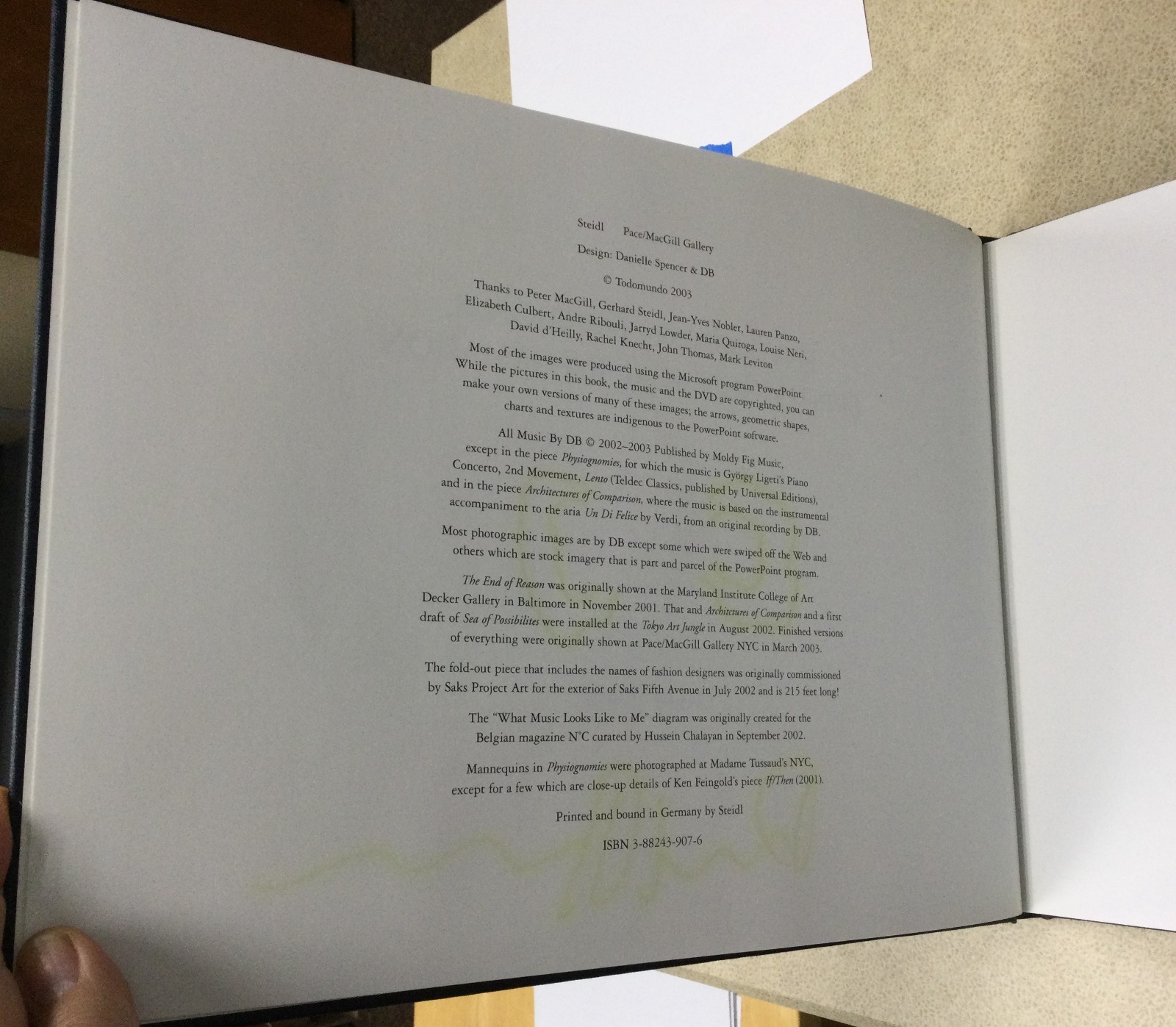 Misc – Envisioning Emotional Epistemological Information David Byrne signed – VG