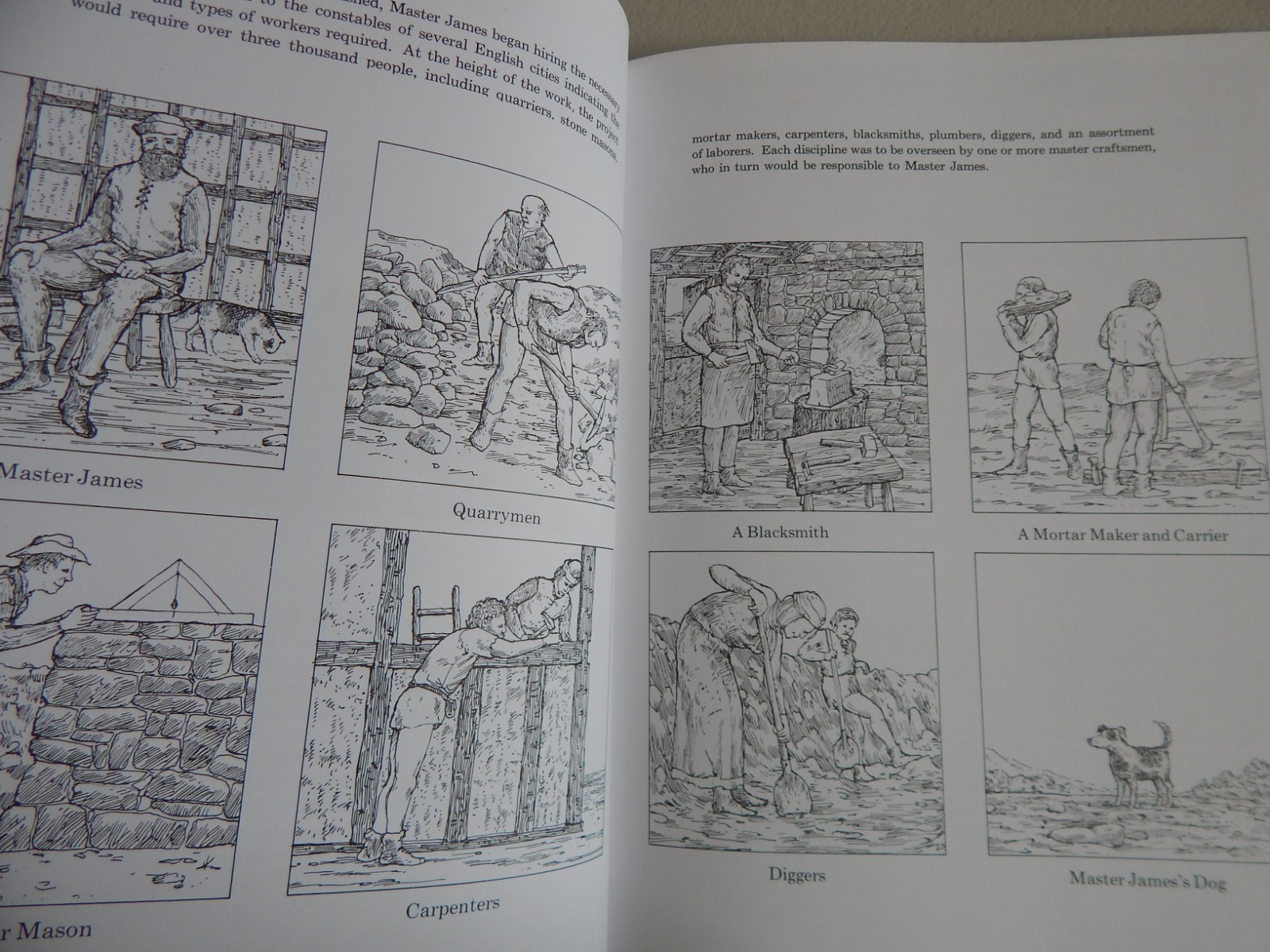 Lot 5 DAVID MACAULAY book CASTLE Cathedral MOSQUE Pyramid WAY THINGS WORK (2023)