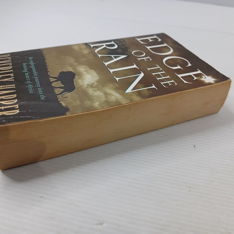 Edge of the rain – Beverley Harper – small paperbck