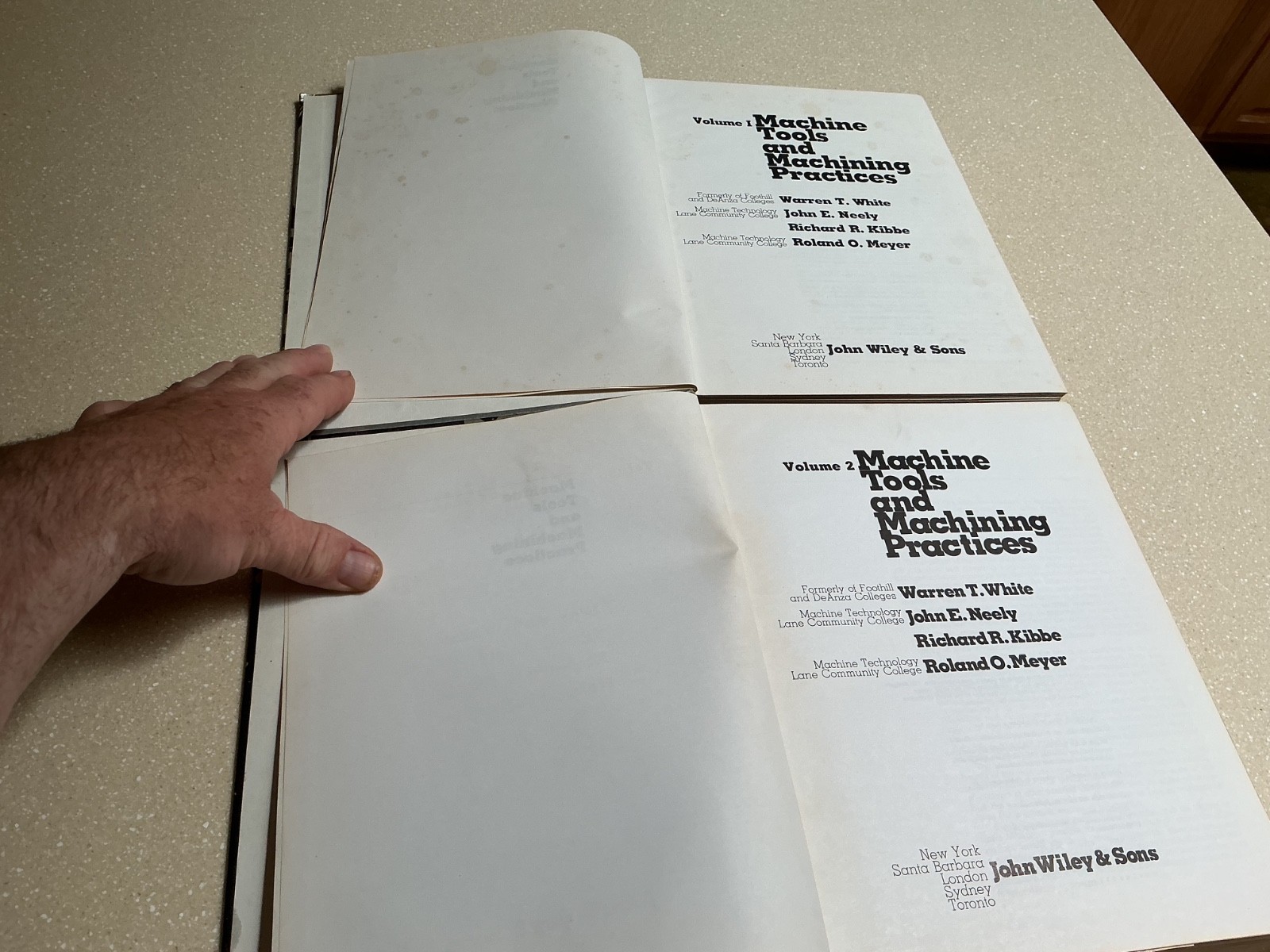 Machine Tools and Machining Practices volume 1 and 2, 1977