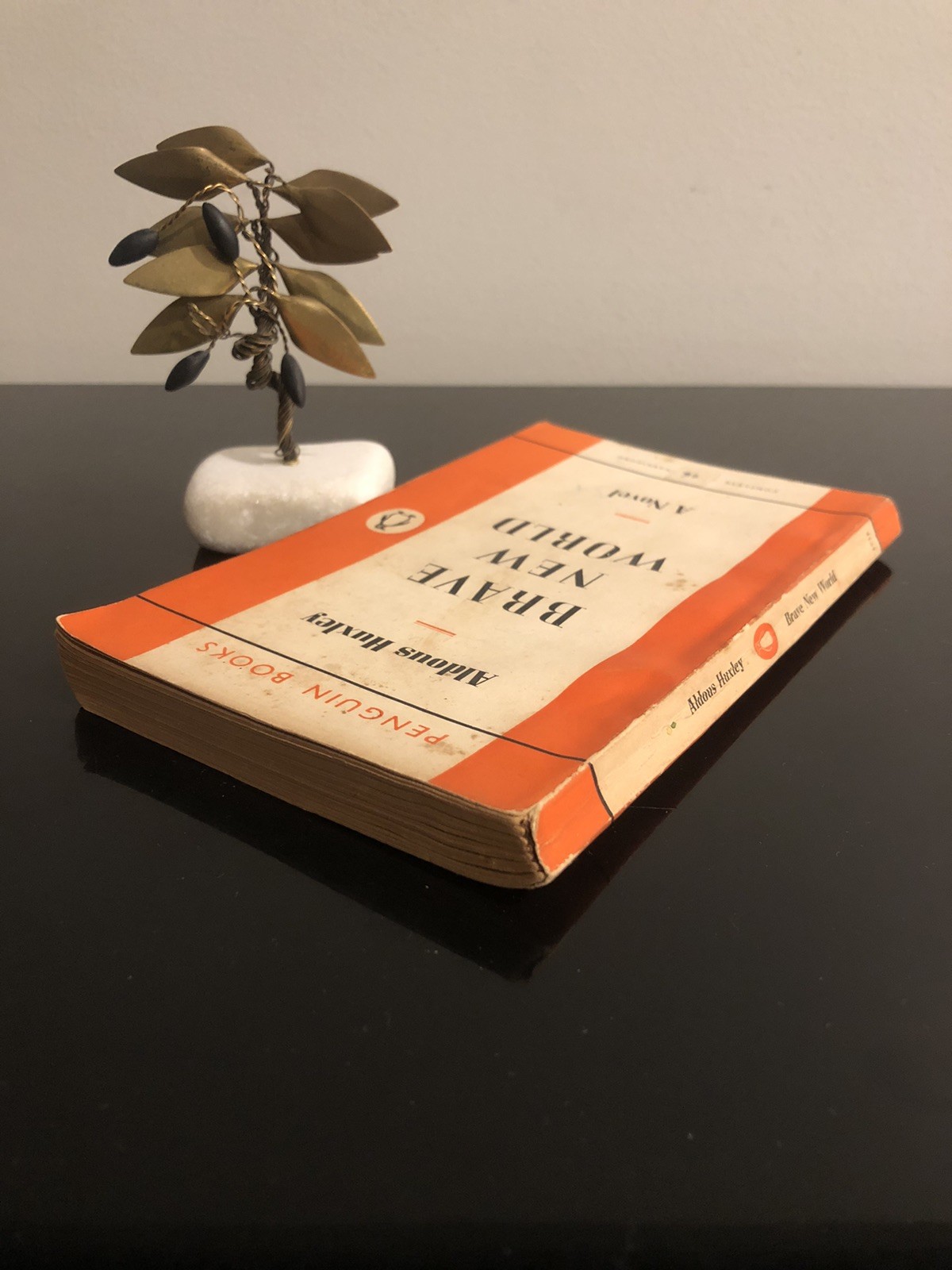 Aldous Huxley Brave New World Penguin 1052 UK 1959 Reprint Acceptable